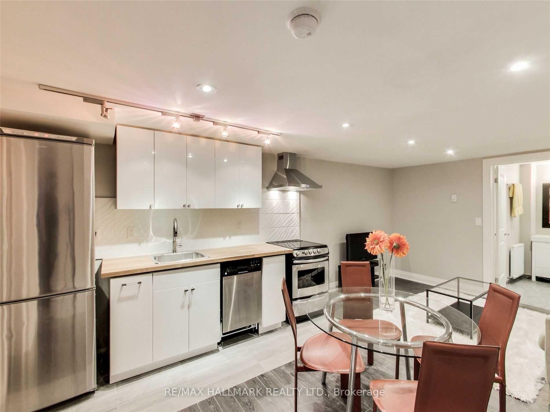 Photo 5 of 251 Manning (Lower) Avenue, Toronto, Trinity-Bellwoods — HOMEH