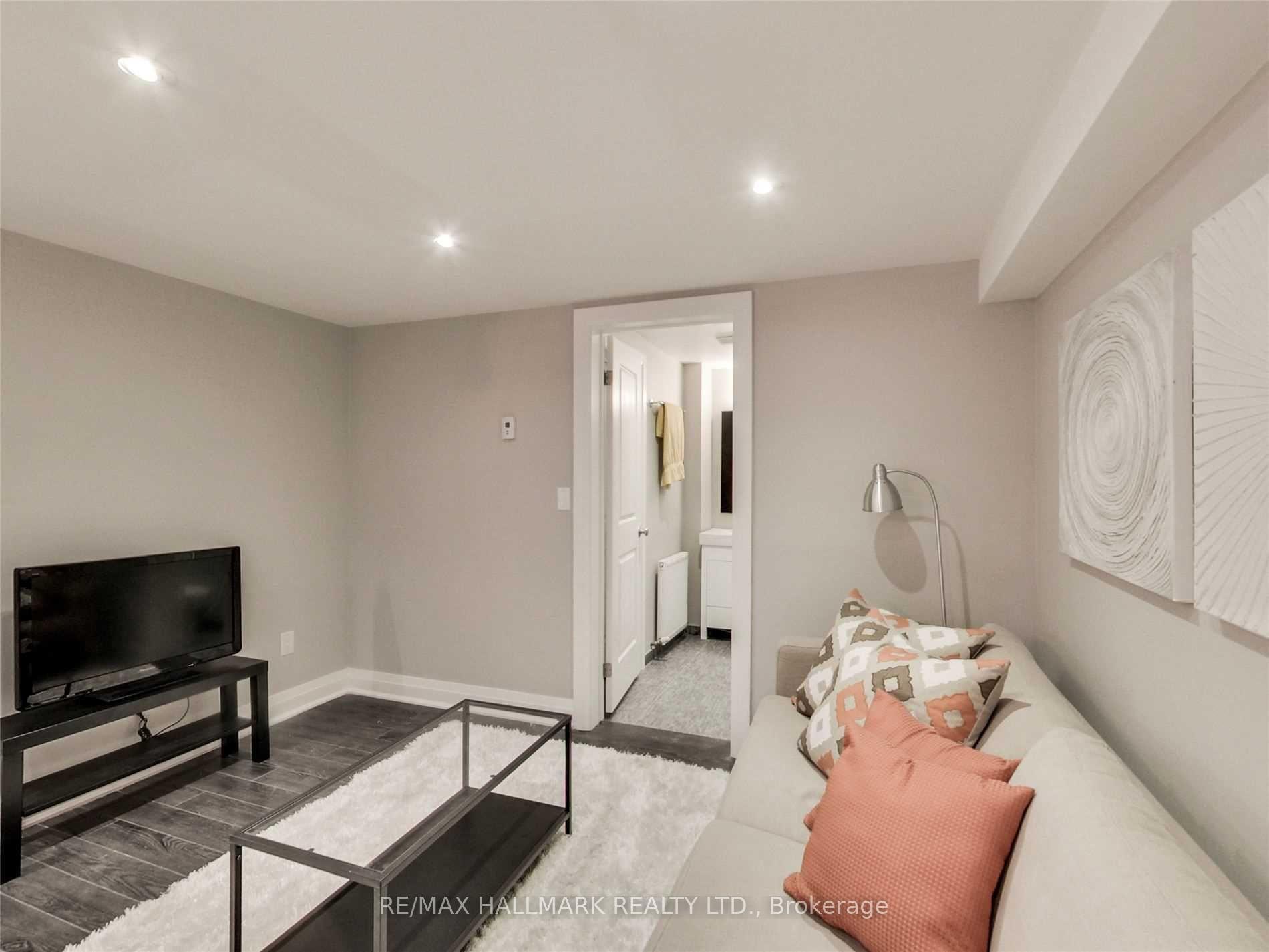 Photo 6 of 251 Manning (Lower) Avenue, Toronto, Trinity-Bellwoods — HOMEH