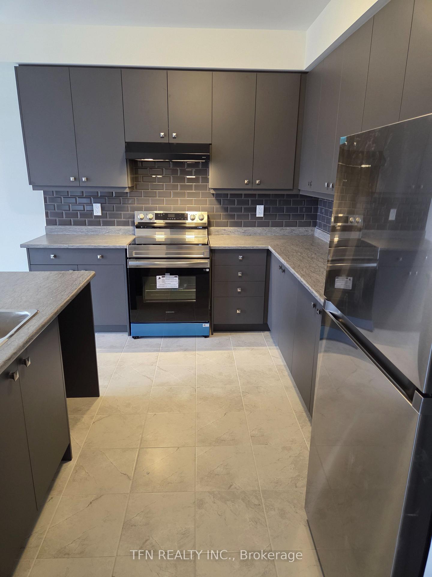 Photo 5 of 22 Cresthaven Heights, Thorold, Rolling Meadows — HOMEH