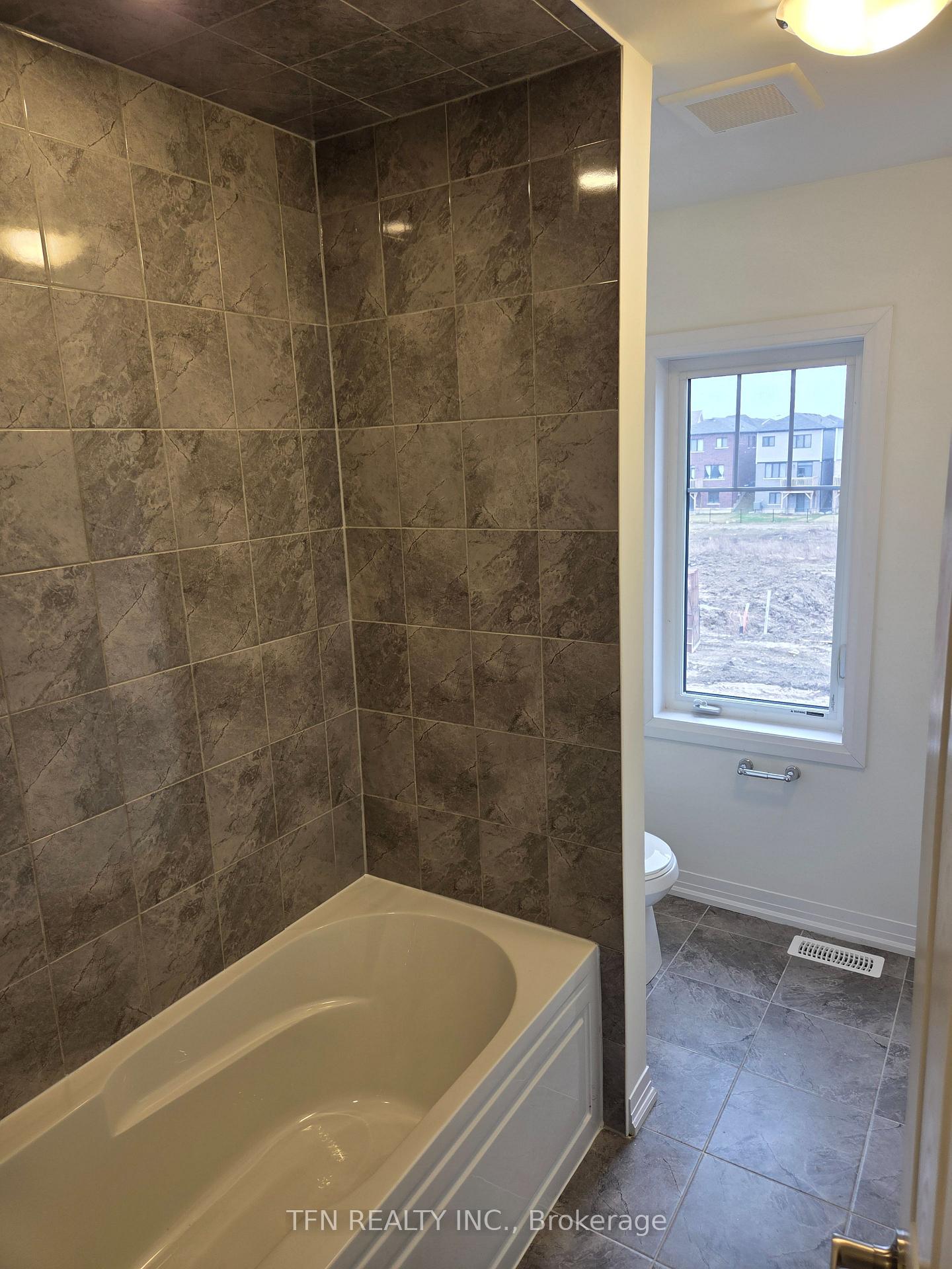 Photo 28 of 22 Cresthaven Heights, Thorold, Rolling Meadows — HOMEH