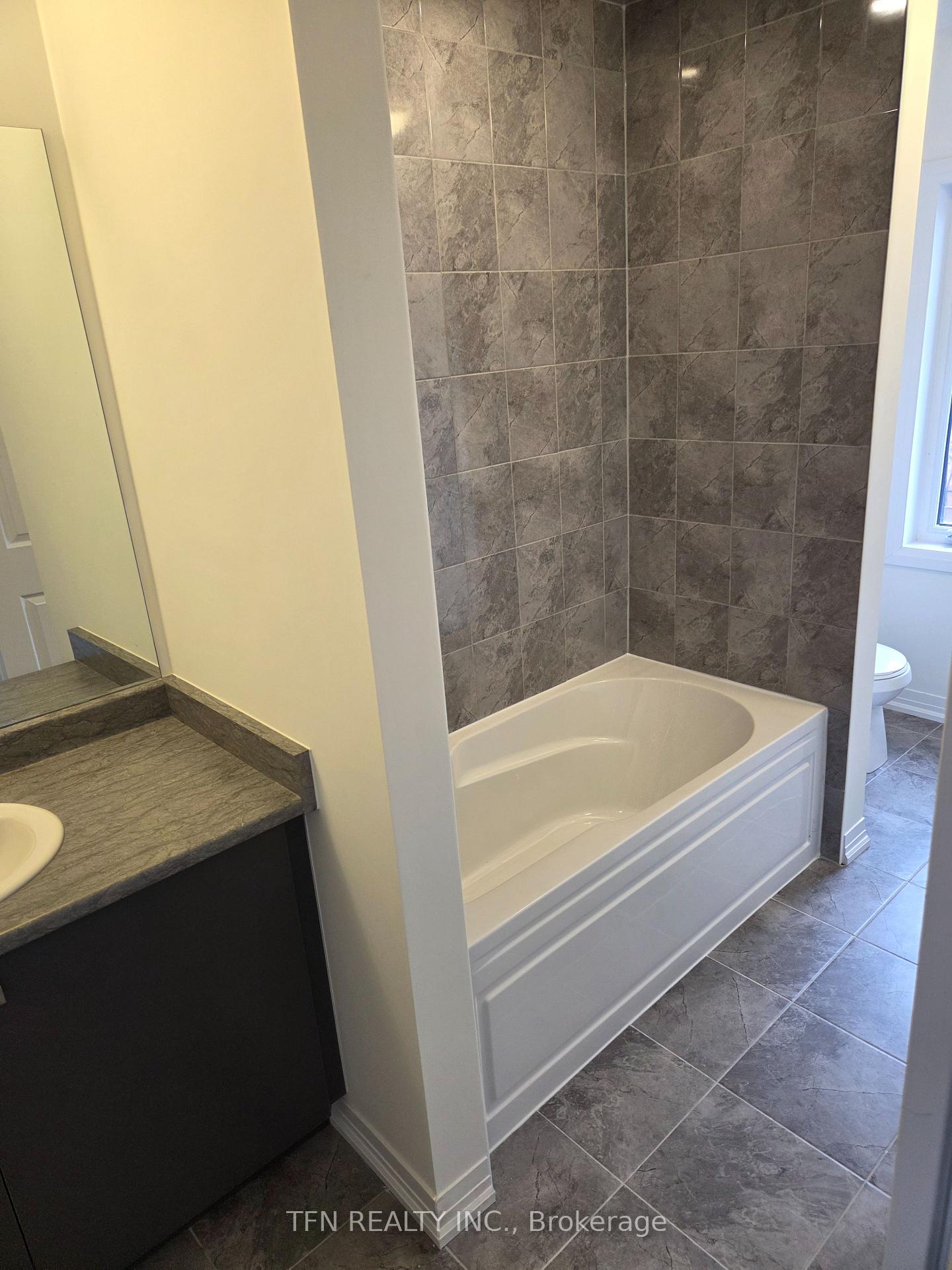 Photo 29 of 22 Cresthaven Heights, Thorold, Rolling Meadows — HOMEH