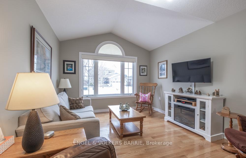 Photo 2 of 13 Sheppard Drive, Tay, Victoria Harbour — HOMEH