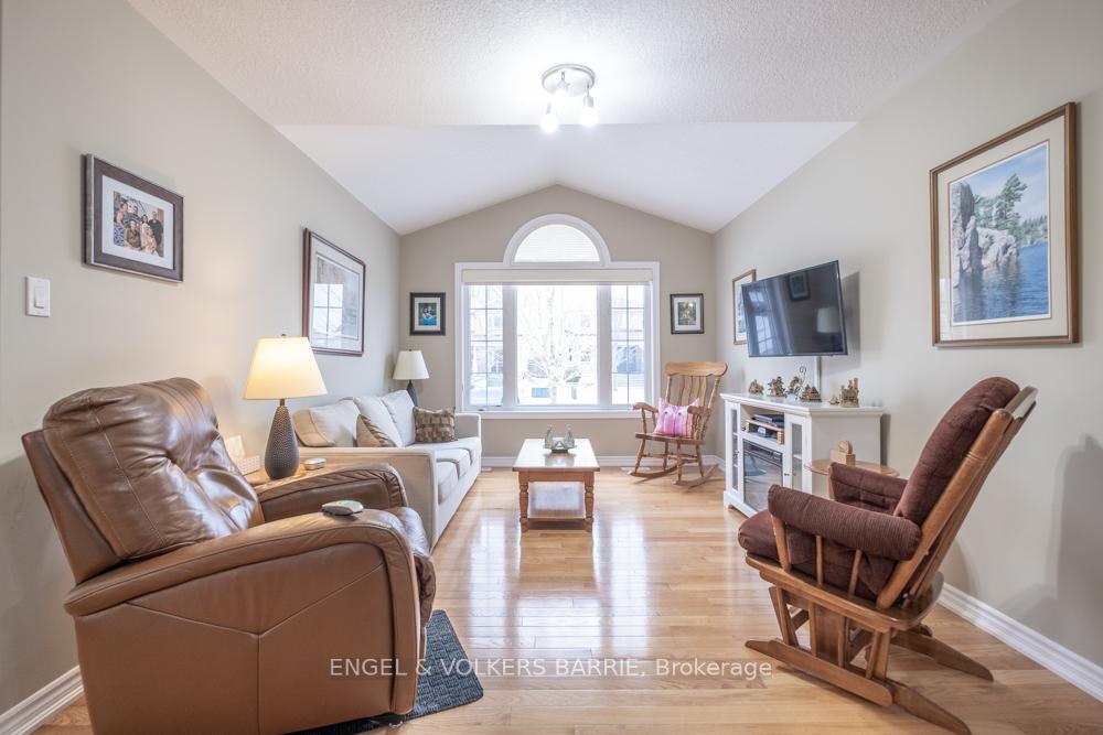 Photo 3 of 13 Sheppard Drive, Tay, Victoria Harbour — HOMEH