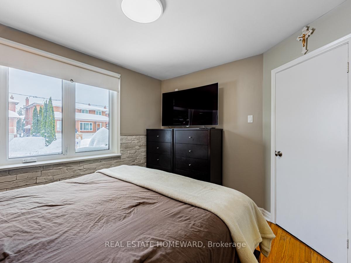 Photo 16 of 166 Linden Avenue, Scarborough, Kennedy Park — HOMEH