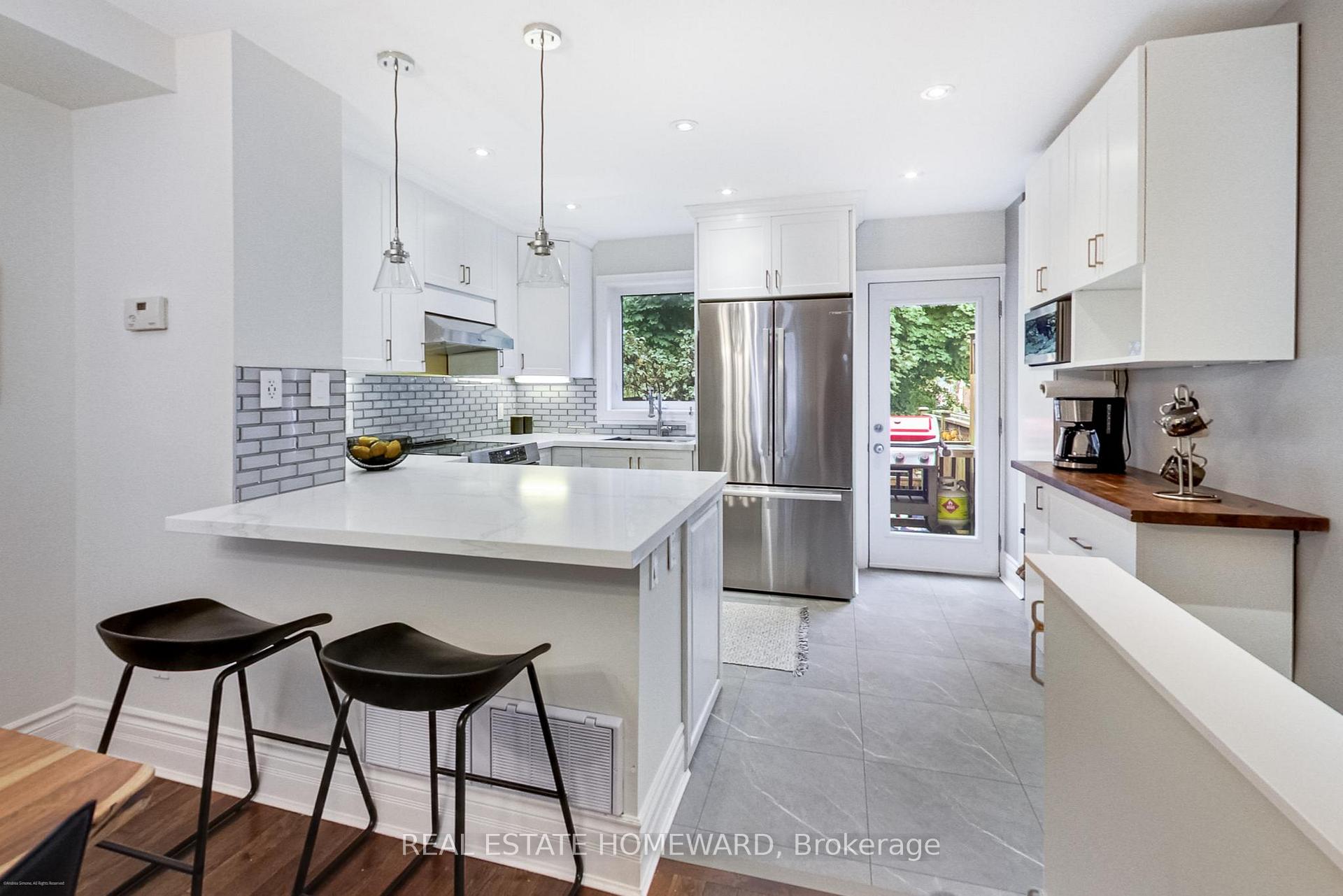 Photo 18 of 205 Lawlor Avenue, Toronto, East End-Danforth — HOMEH