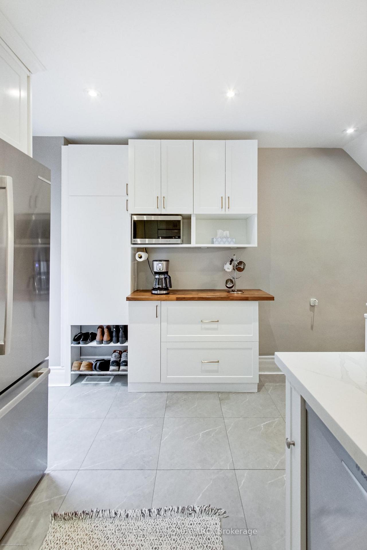 Photo 19 of 205 Lawlor Avenue, Toronto, East End-Danforth — HOMEH