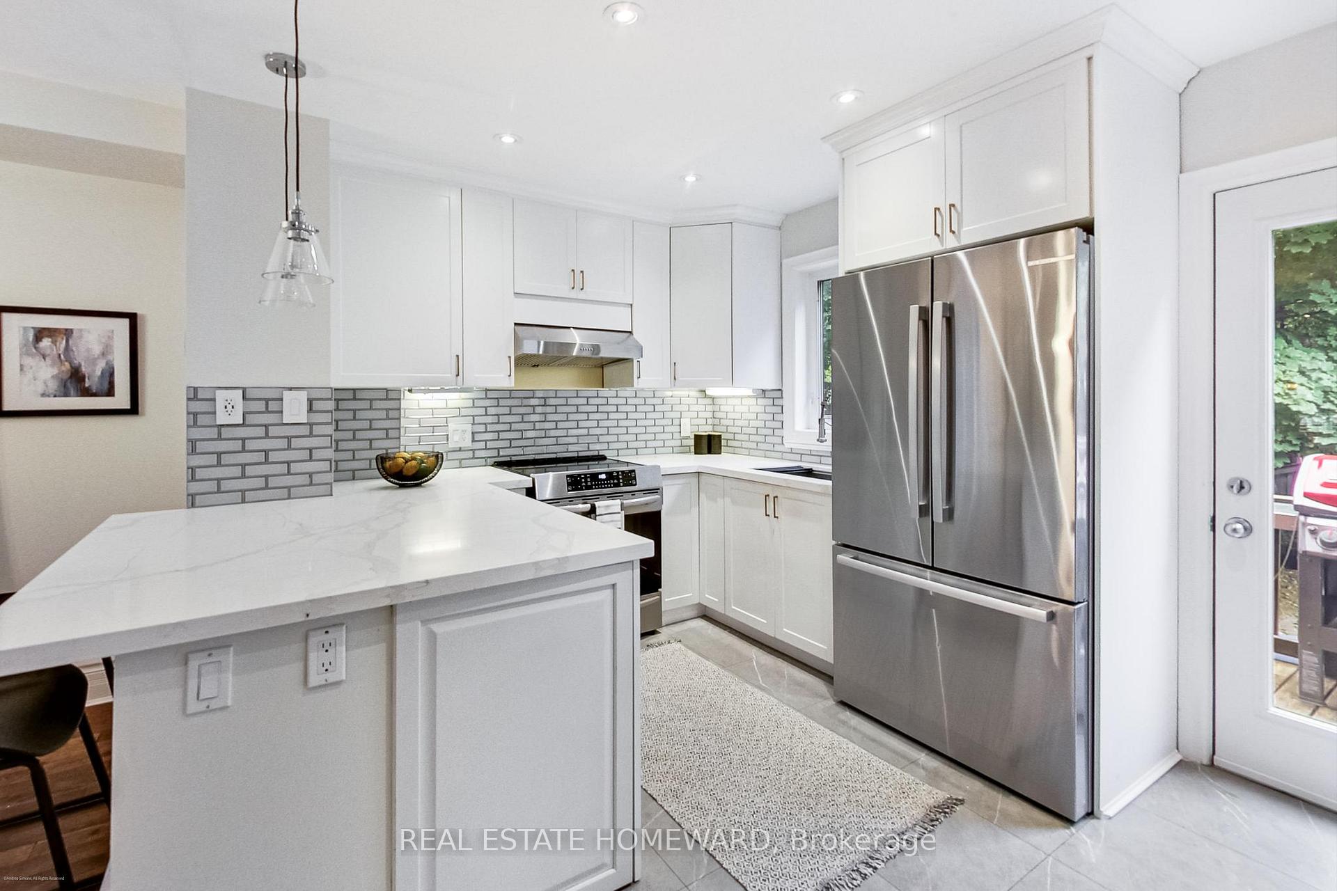 Photo 20 of 205 Lawlor Avenue, Toronto, East End-Danforth — HOMEH