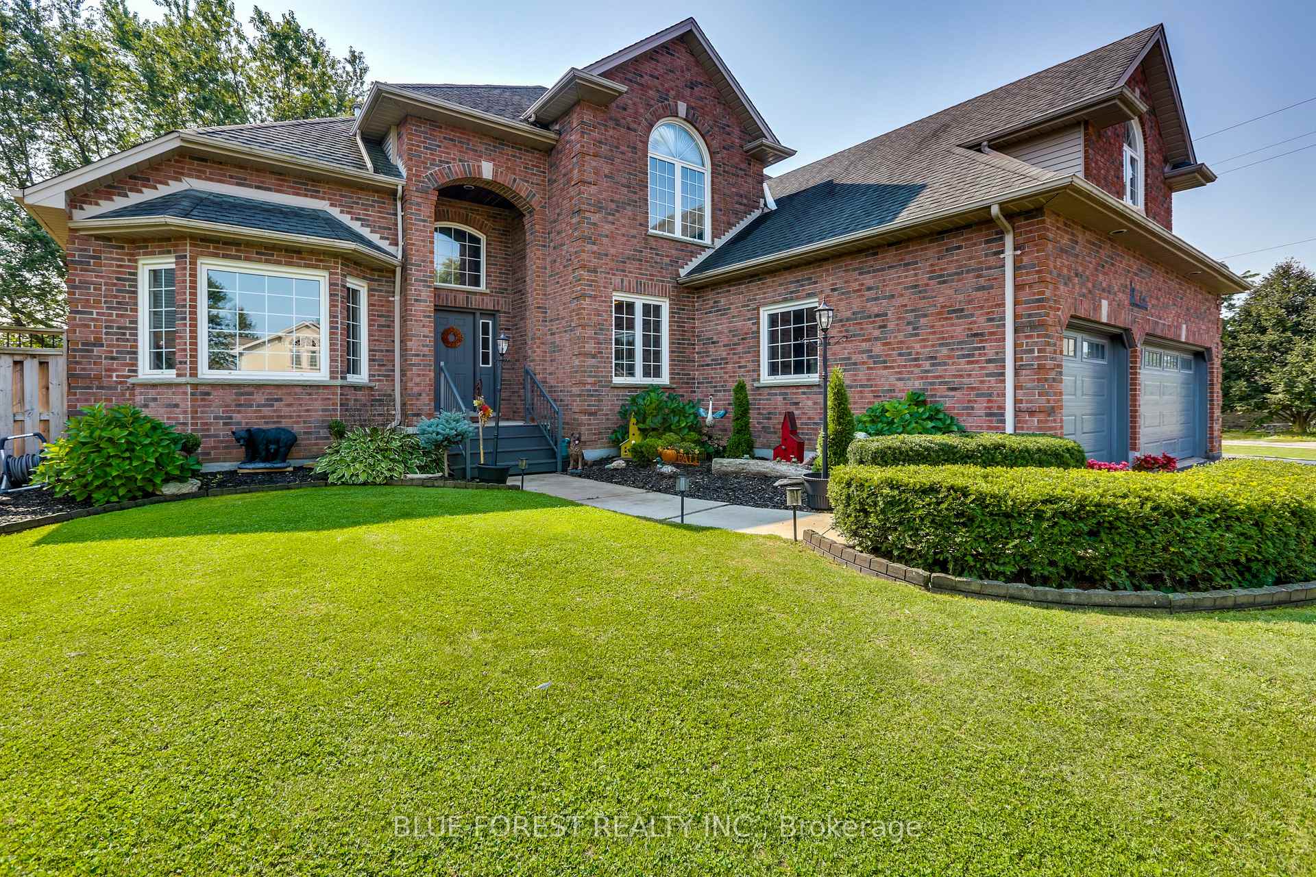 Front of 1 Meadowbrook Lane