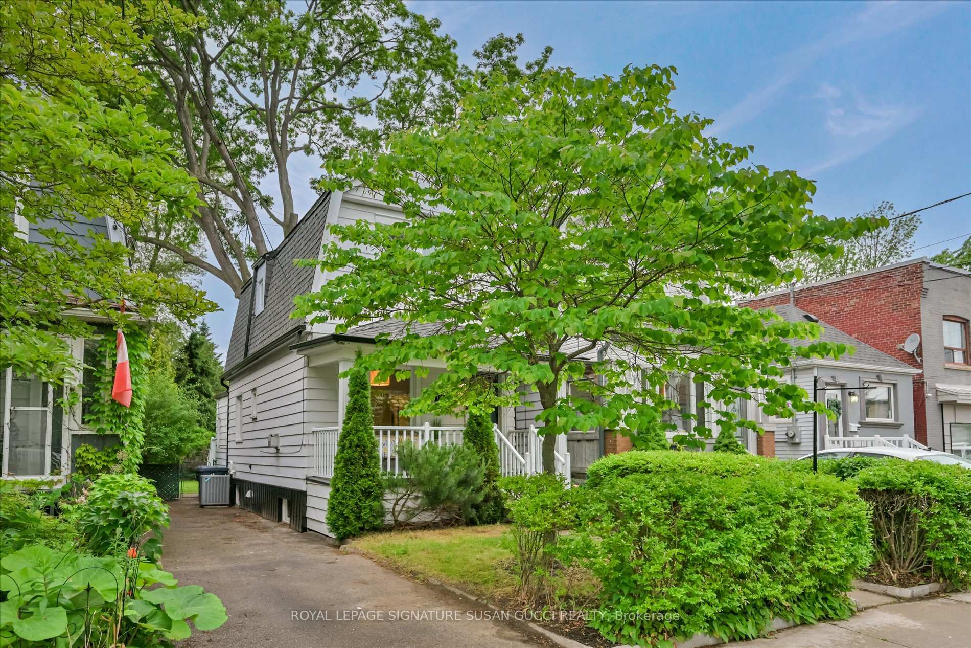 Photo 2 of 208 Oak Park Avenue, Toronto, Woodbine-Lumsden — HOMEH