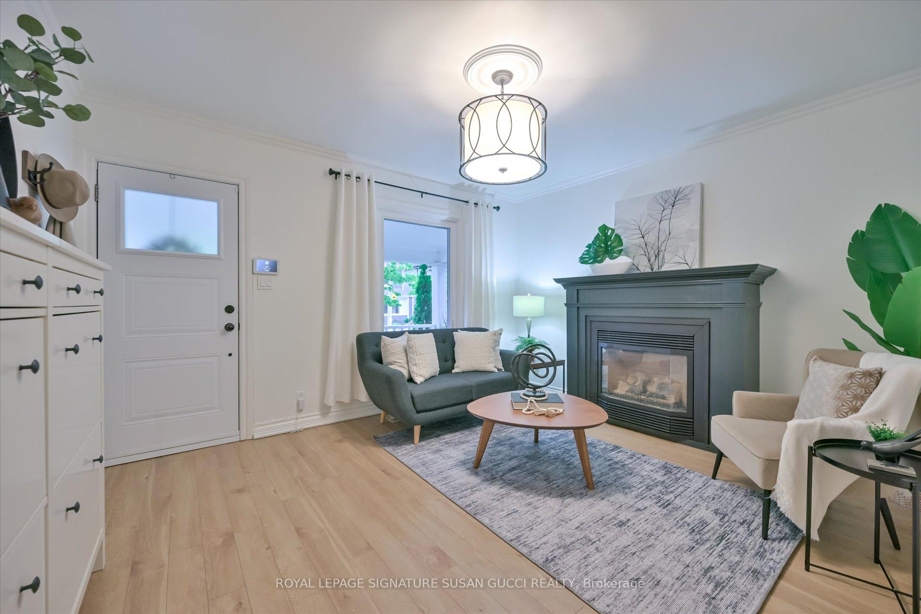 Photo 4 of 208 Oak Park Avenue, Toronto, Woodbine-Lumsden — HOMEH
