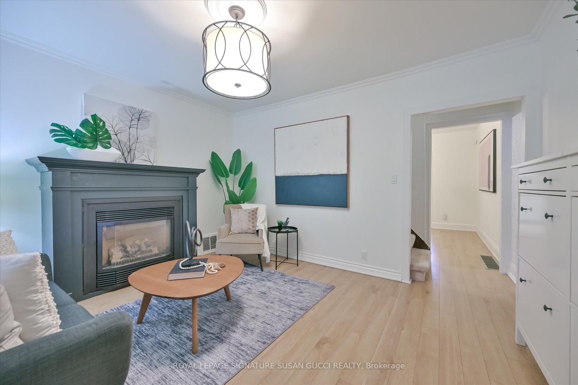 Photo 5 of 208 Oak Park Avenue, Toronto, Woodbine-Lumsden — HOMEH