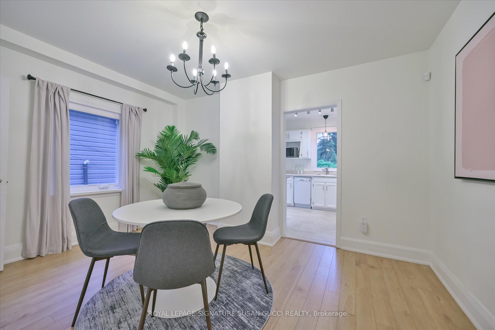 Photo 7 of 208 Oak Park Avenue, Toronto, Woodbine-Lumsden — HOMEH