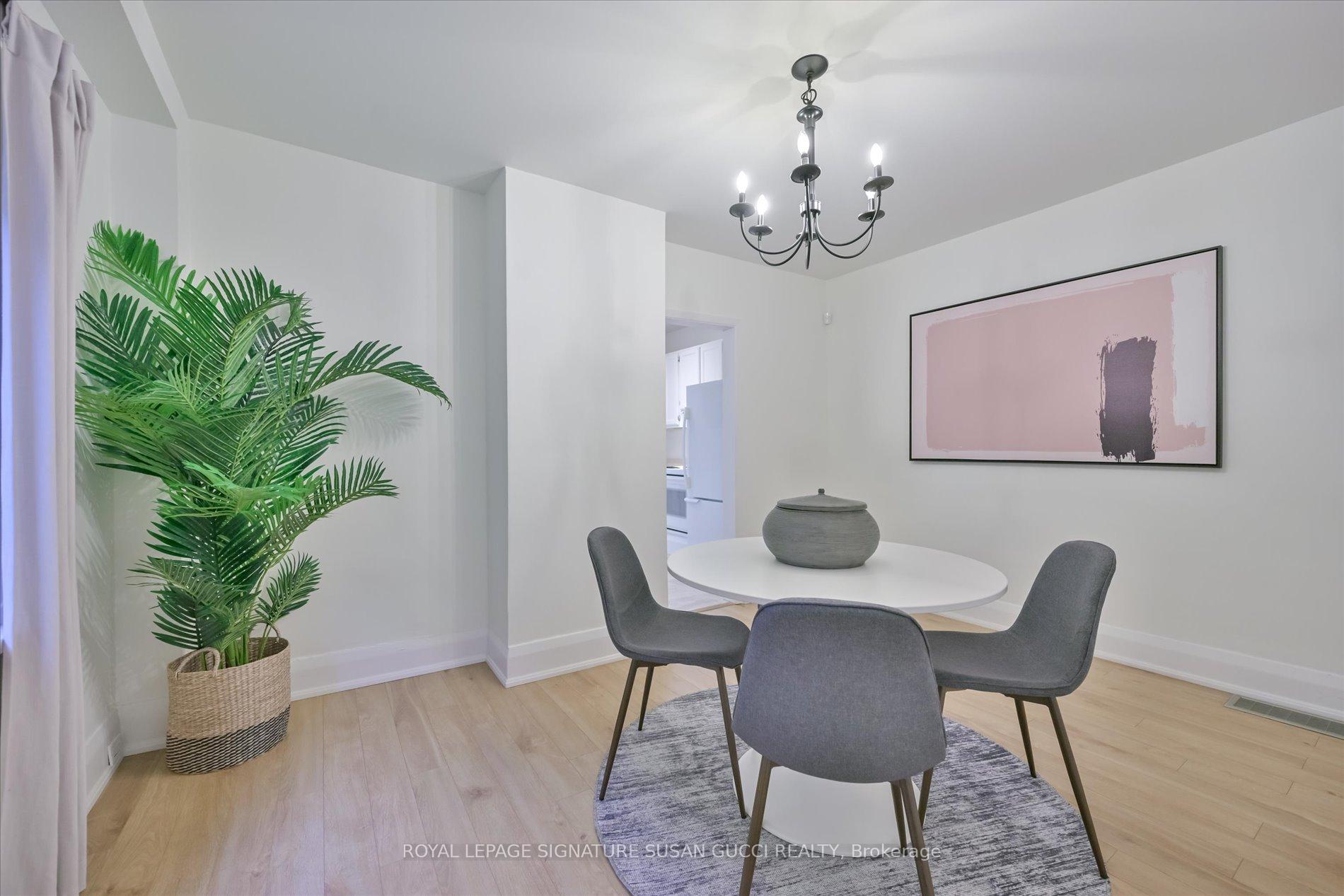 Photo 8 of 208 Oak Park Avenue, Toronto, Woodbine-Lumsden — HOMEH