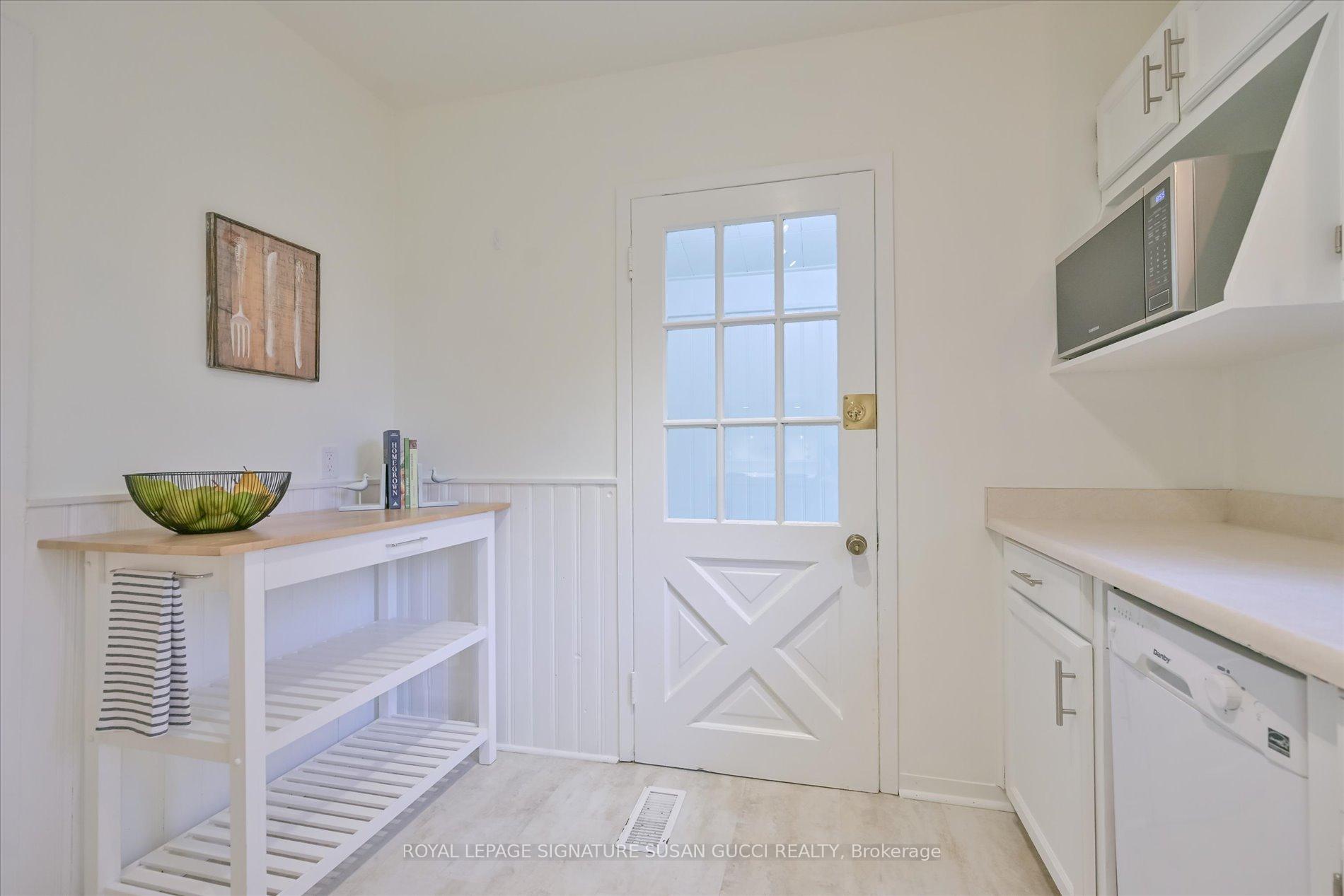 Photo 11 of 208 Oak Park Avenue, Toronto, Woodbine-Lumsden — HOMEH