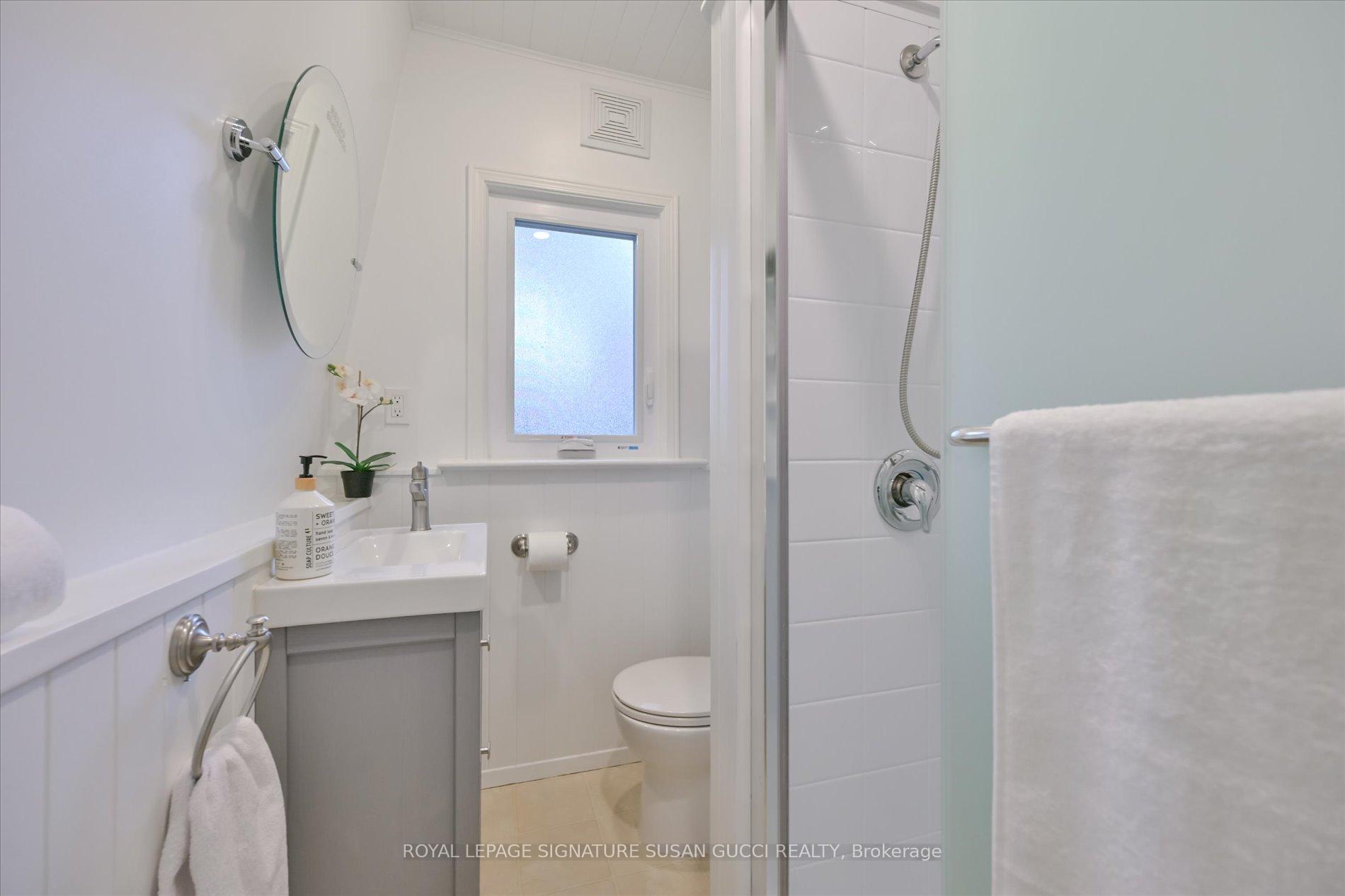 Photo 17 of 208 Oak Park Avenue, Toronto, Woodbine-Lumsden — HOMEH
