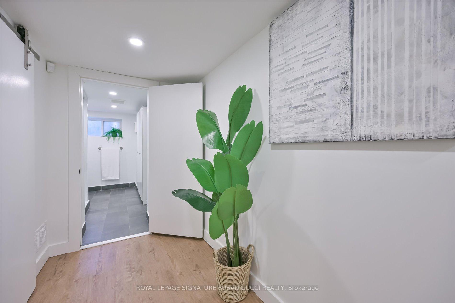 Photo 19 of 208 Oak Park Avenue, Toronto, Woodbine-Lumsden — HOMEH