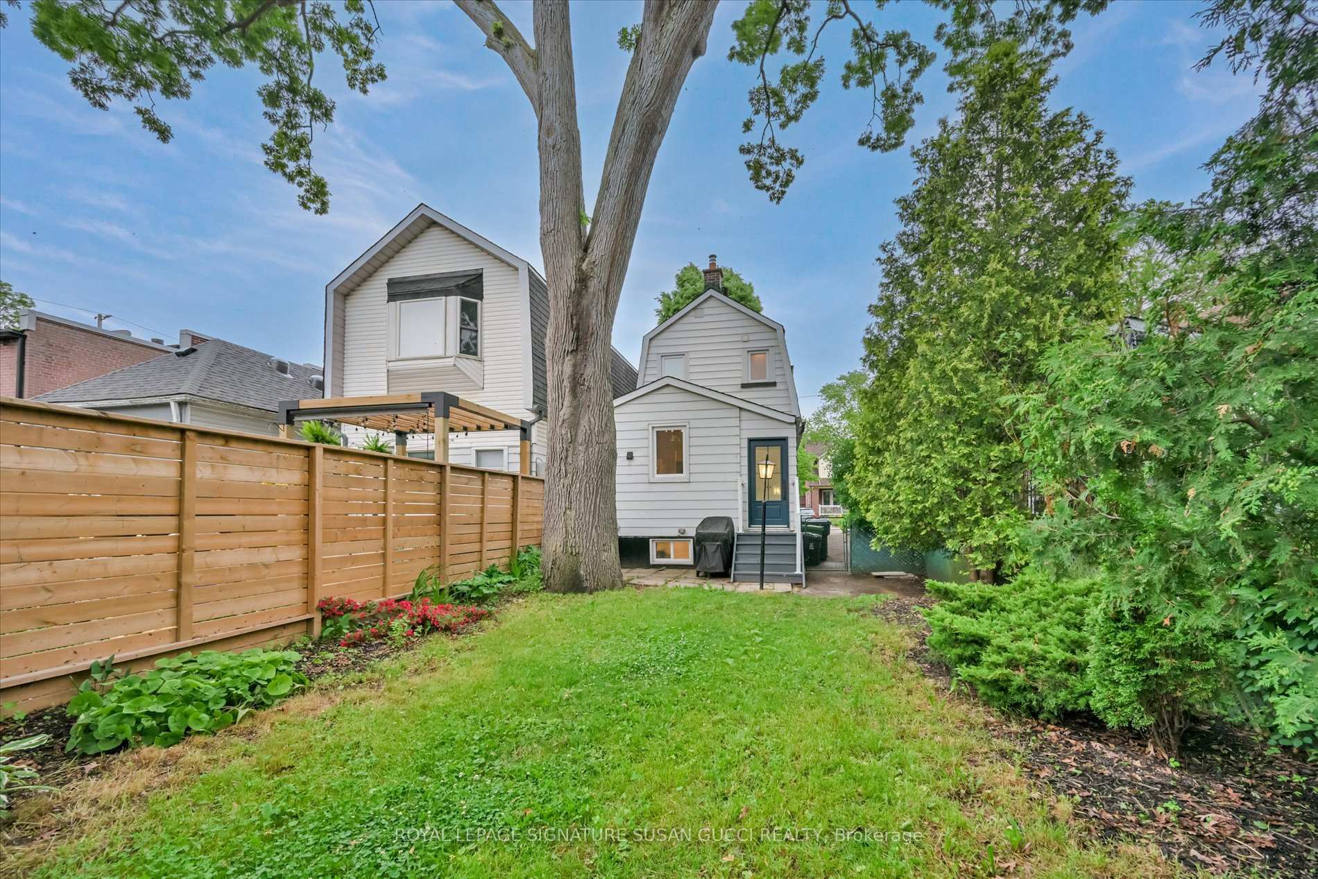 Photo 25 of 208 Oak Park Avenue, Toronto, Woodbine-Lumsden — HOMEH