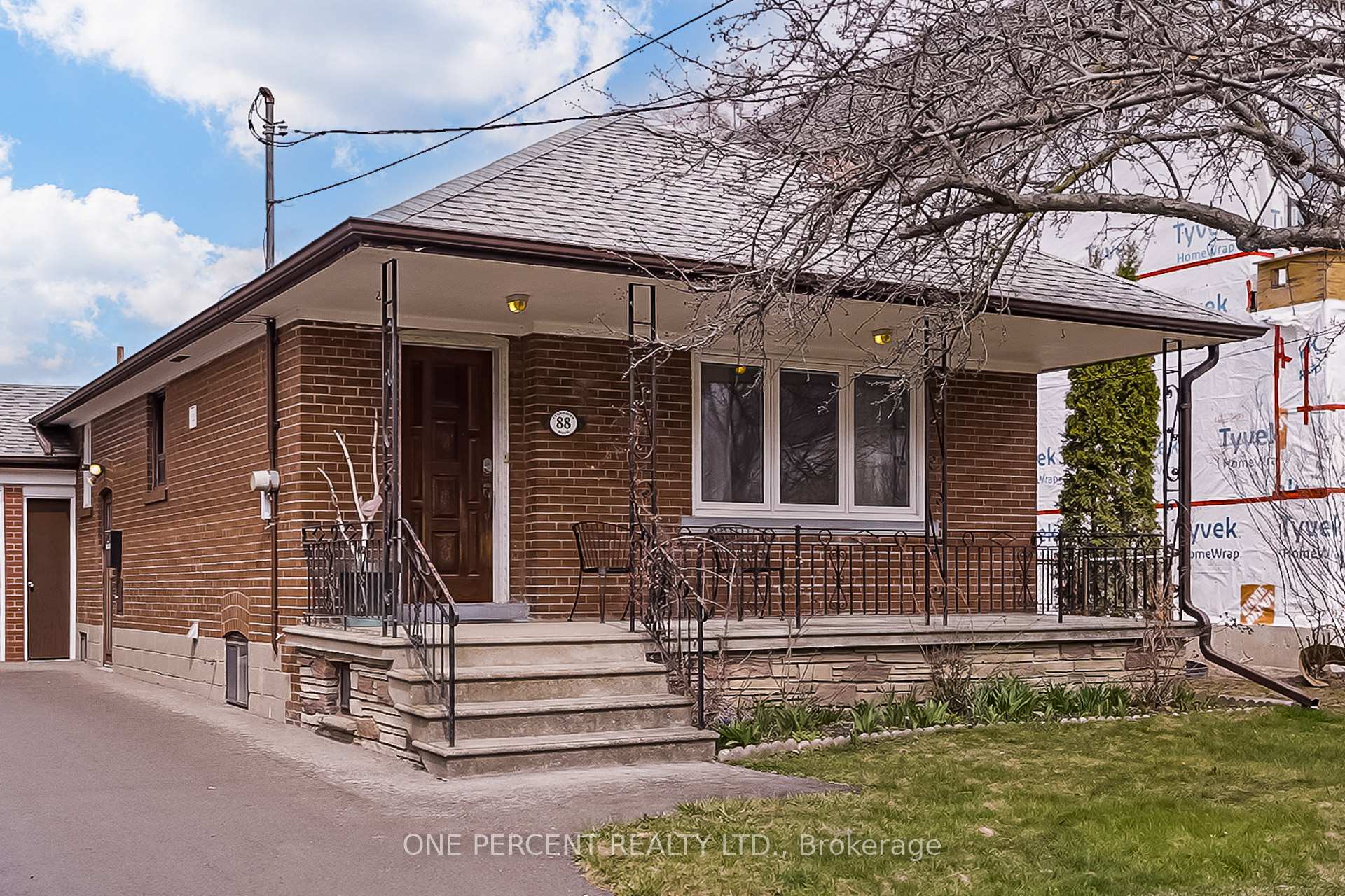 Photo 2 of 88 Lynnhaven Road, Toronto, Englemount-Lawrence — HOMEH