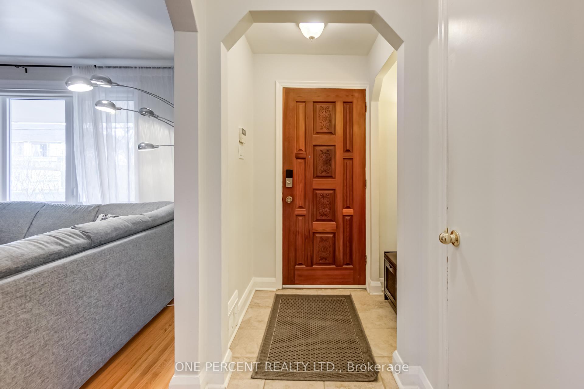 Photo 3 of 88 Lynnhaven Road, Toronto, Englemount-Lawrence — HOMEH