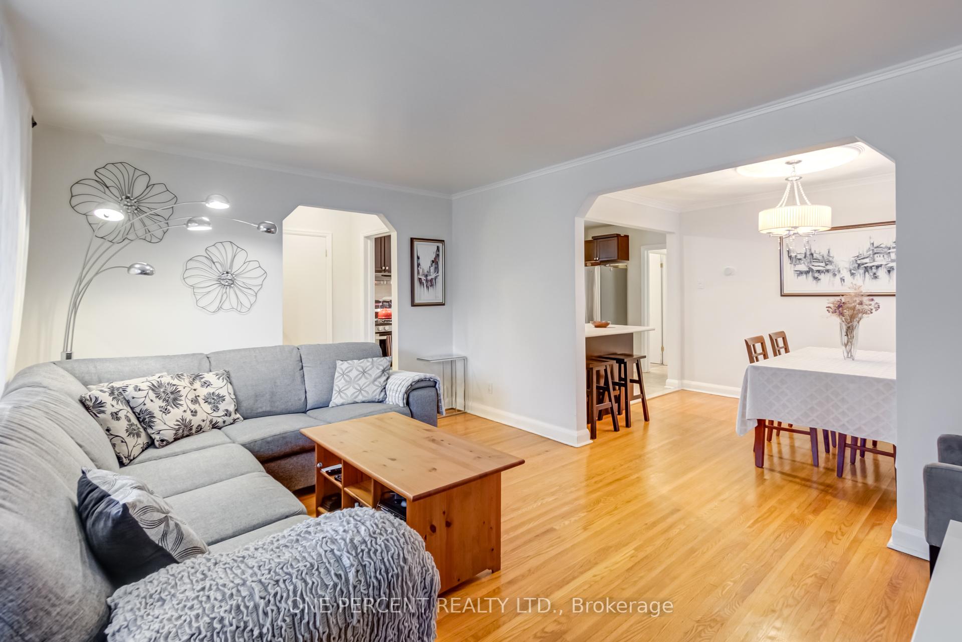Photo 7 of 88 Lynnhaven Road, Toronto, Englemount-Lawrence — HOMEH