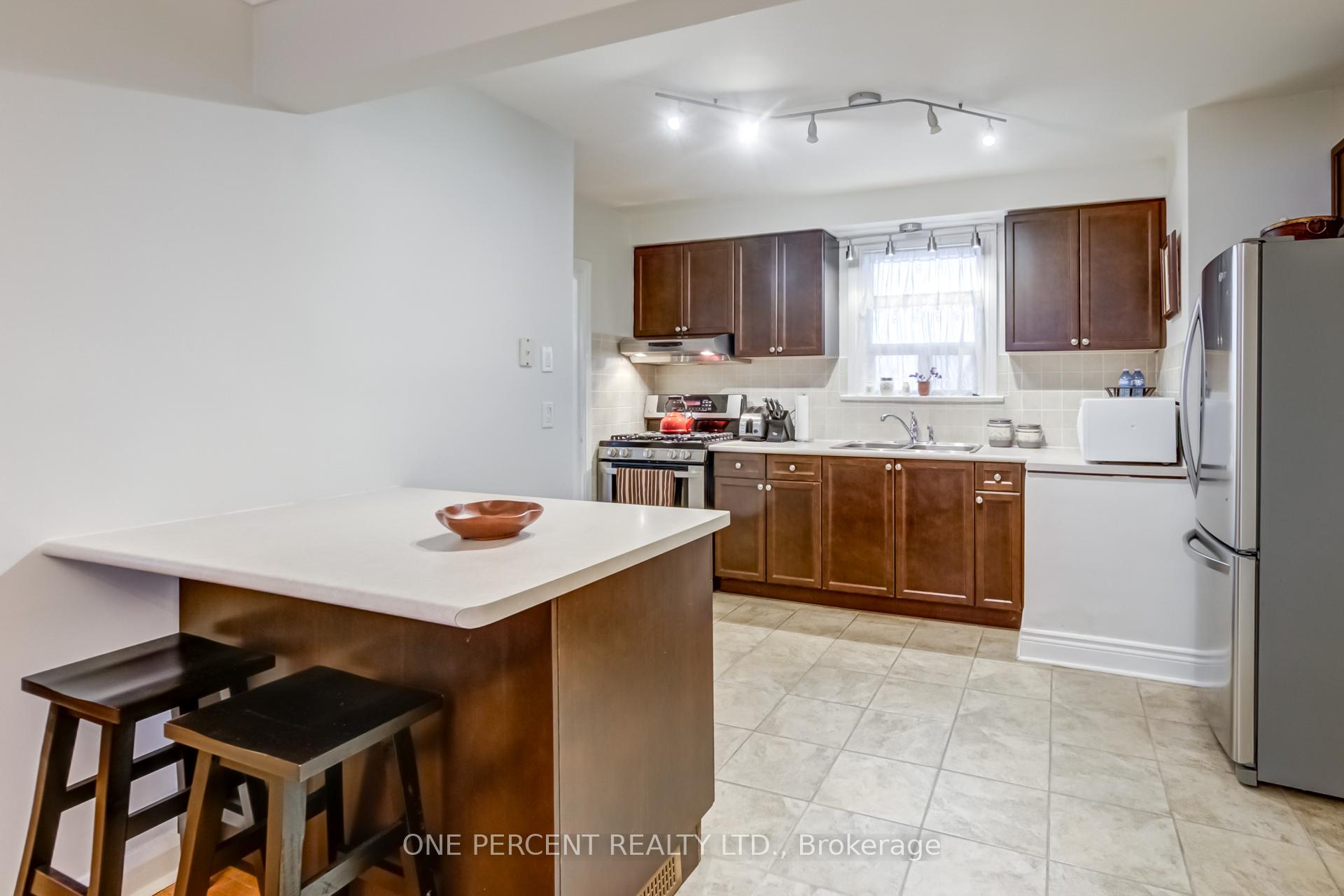 Photo 9 of 88 Lynnhaven Road, Toronto, Englemount-Lawrence — HOMEH