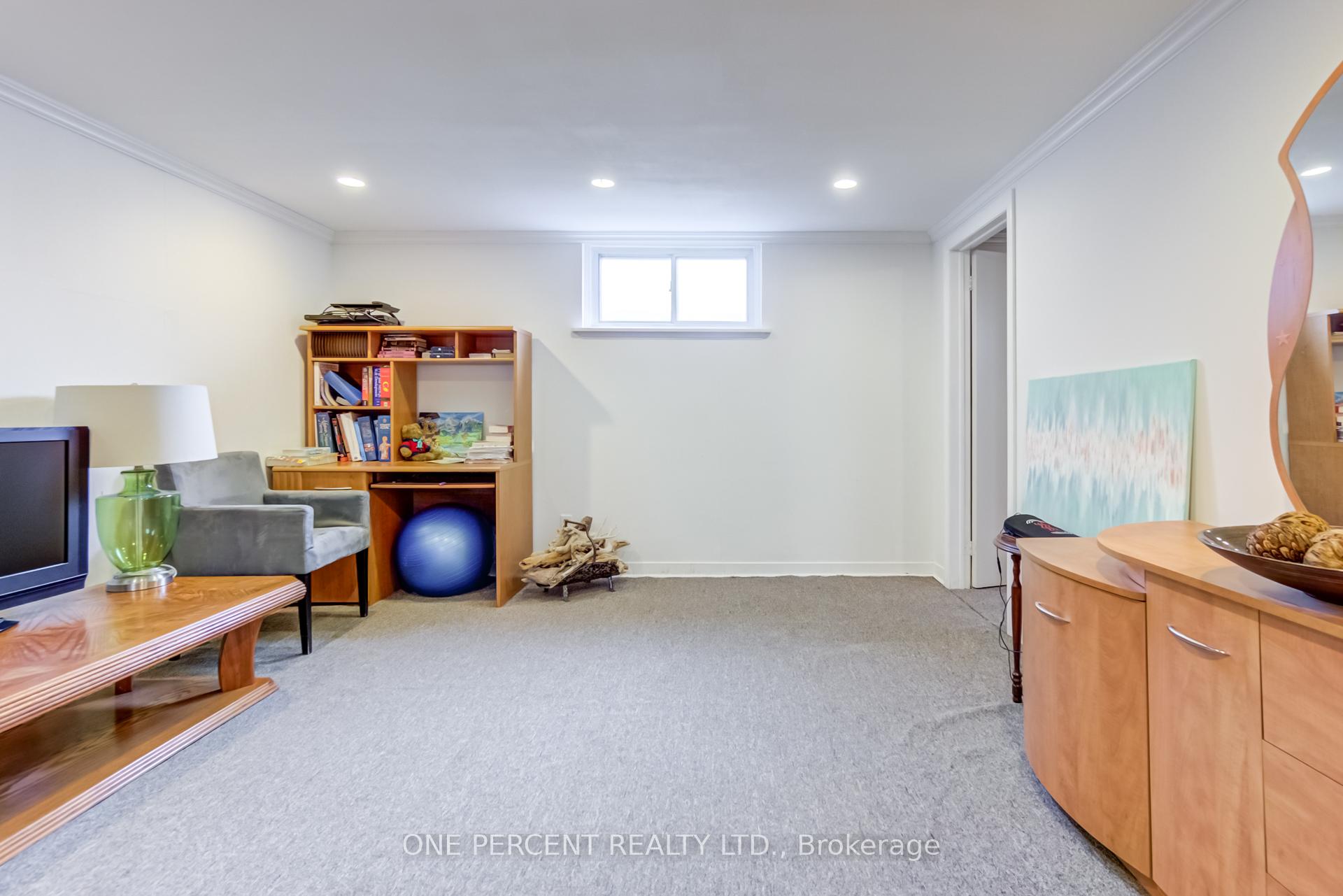 Photo 25 of 88 Lynnhaven Road, Toronto, Englemount-Lawrence — HOMEH