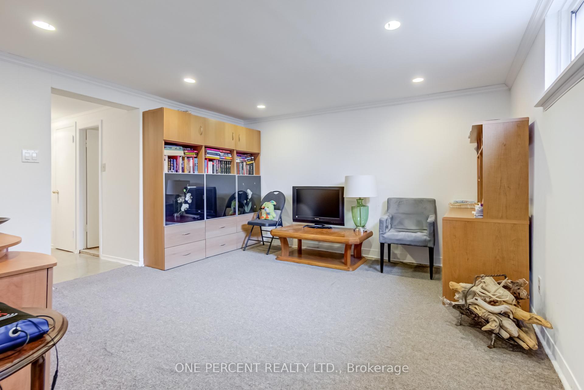 Photo 26 of 88 Lynnhaven Road, Toronto, Englemount-Lawrence — HOMEH