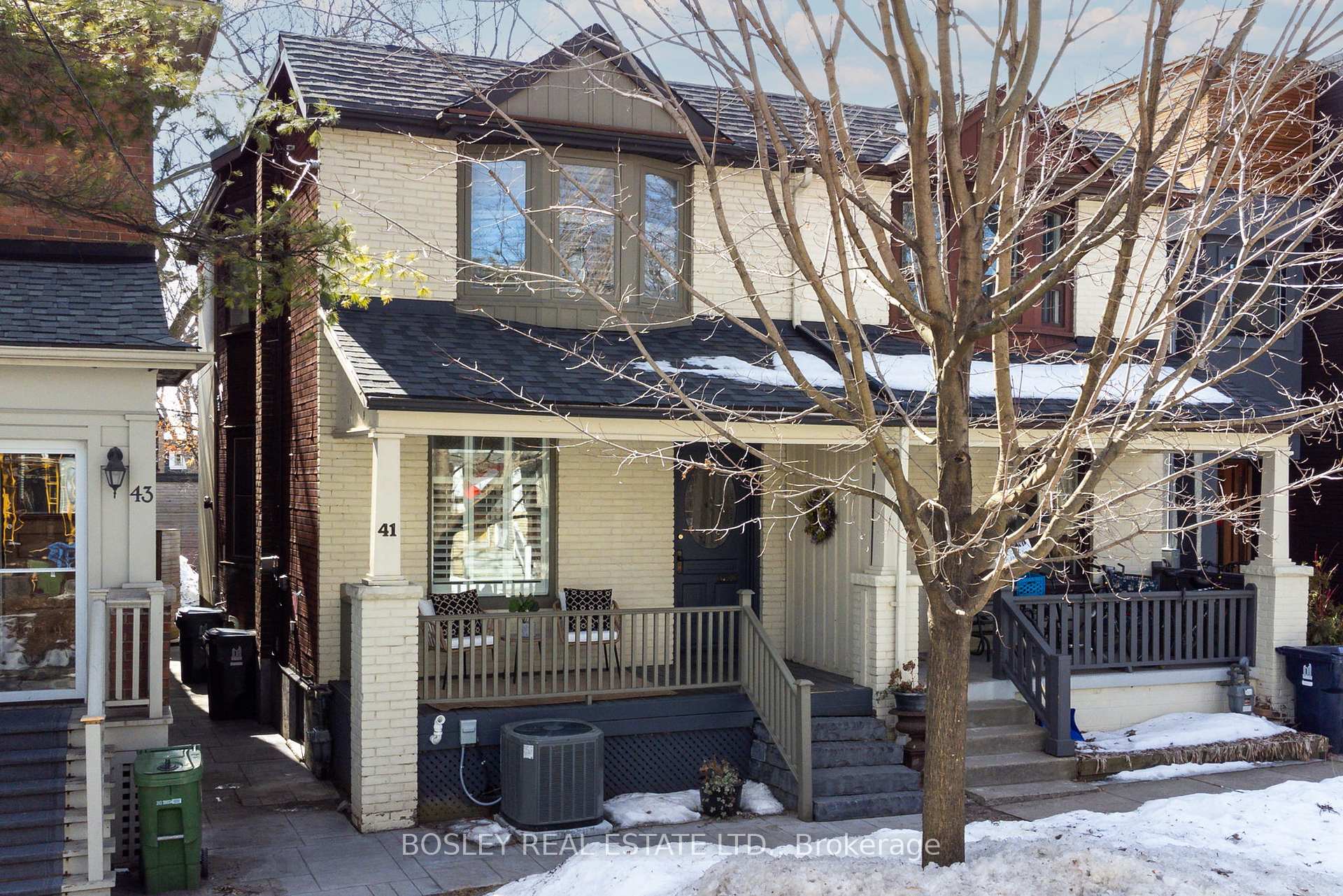 Front of 41 Grandview Avenue