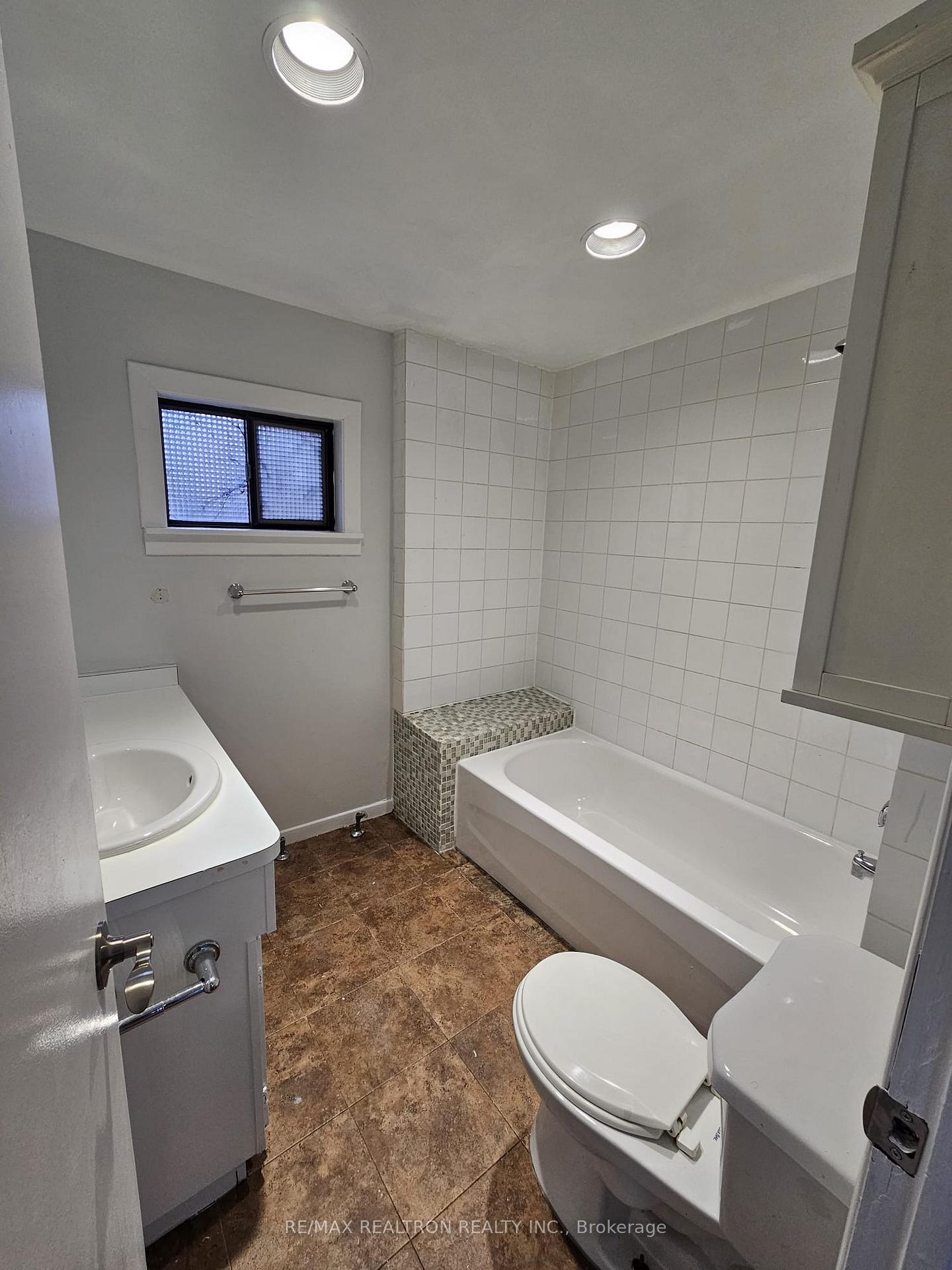 Photo 4 of Unit 1, 600 Church Street, Toronto, Church-Yonge Corridor — HOMEH