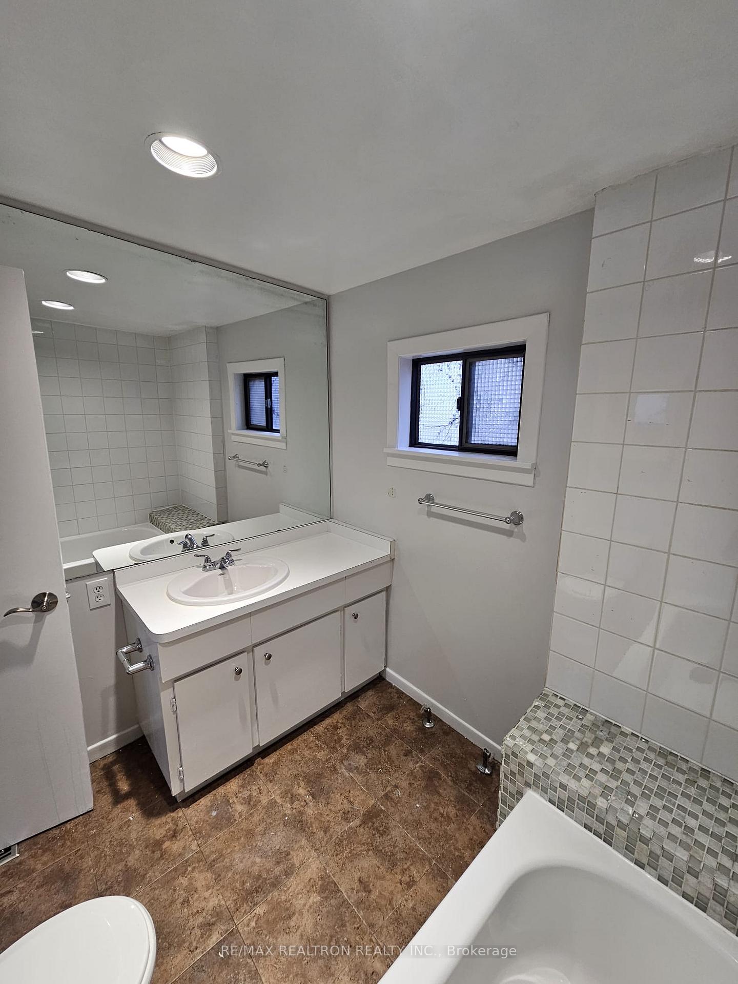 Photo 8 of Unit 1, 600 Church Street, Toronto, Church-Yonge Corridor — HOMEH