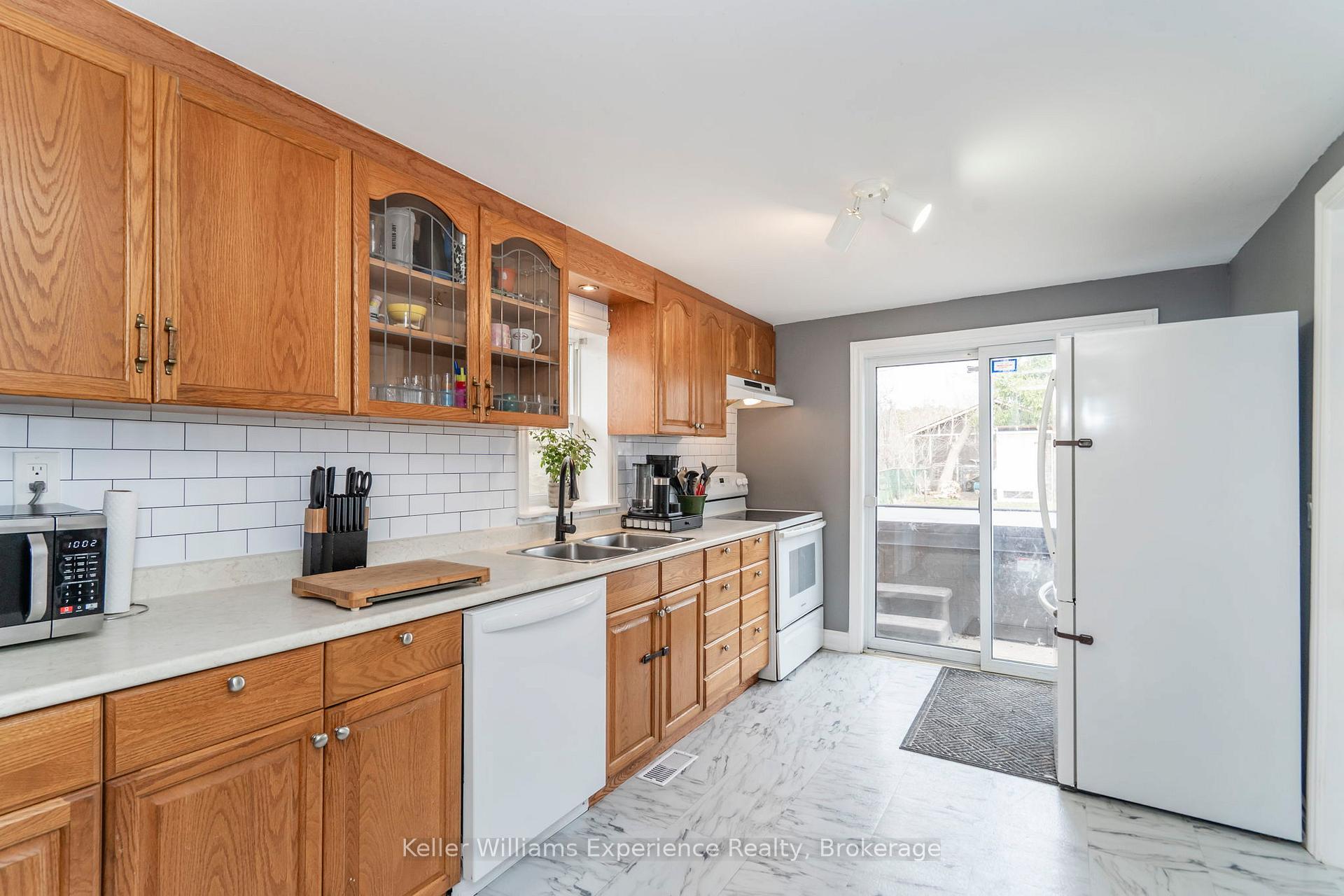 Photo 5 of 310 Davidson Street, Tay, Port McNicoll — HOMEH