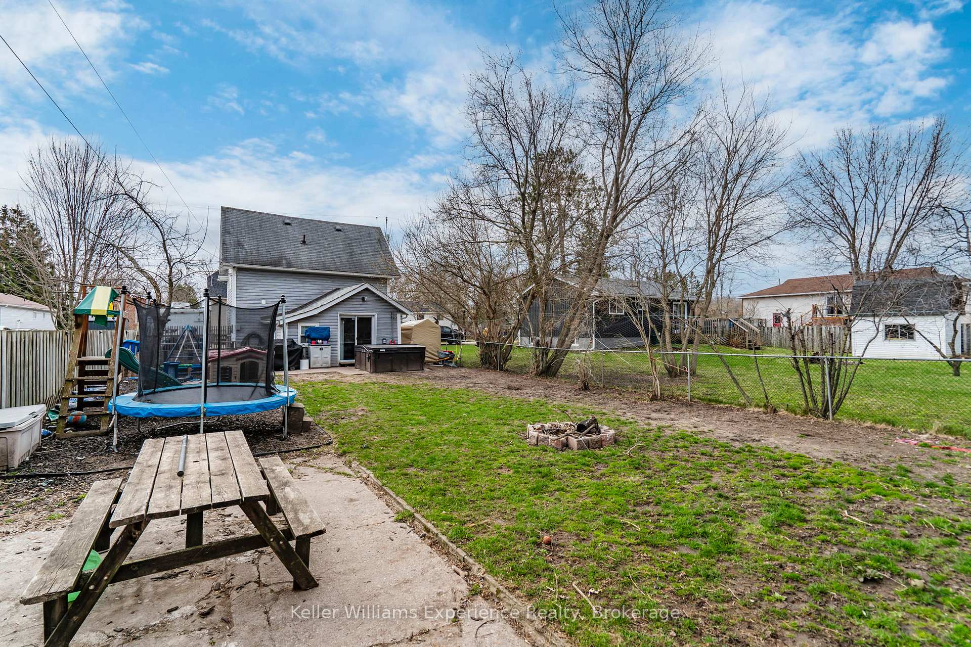 Photo 11 of 310 Davidson Street, Tay, Port McNicoll — HOMEH