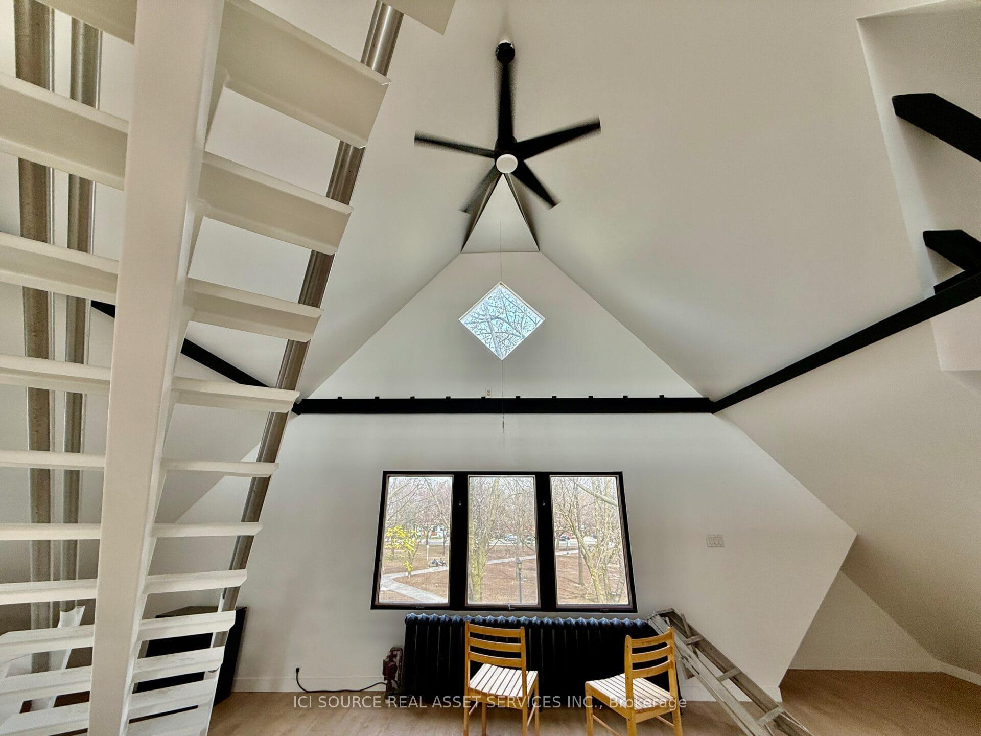 Photo 2 of Unit #3 Top, 2 Bellwoods Pk, Toronto, Trinity-Bellwoods — HOMEH