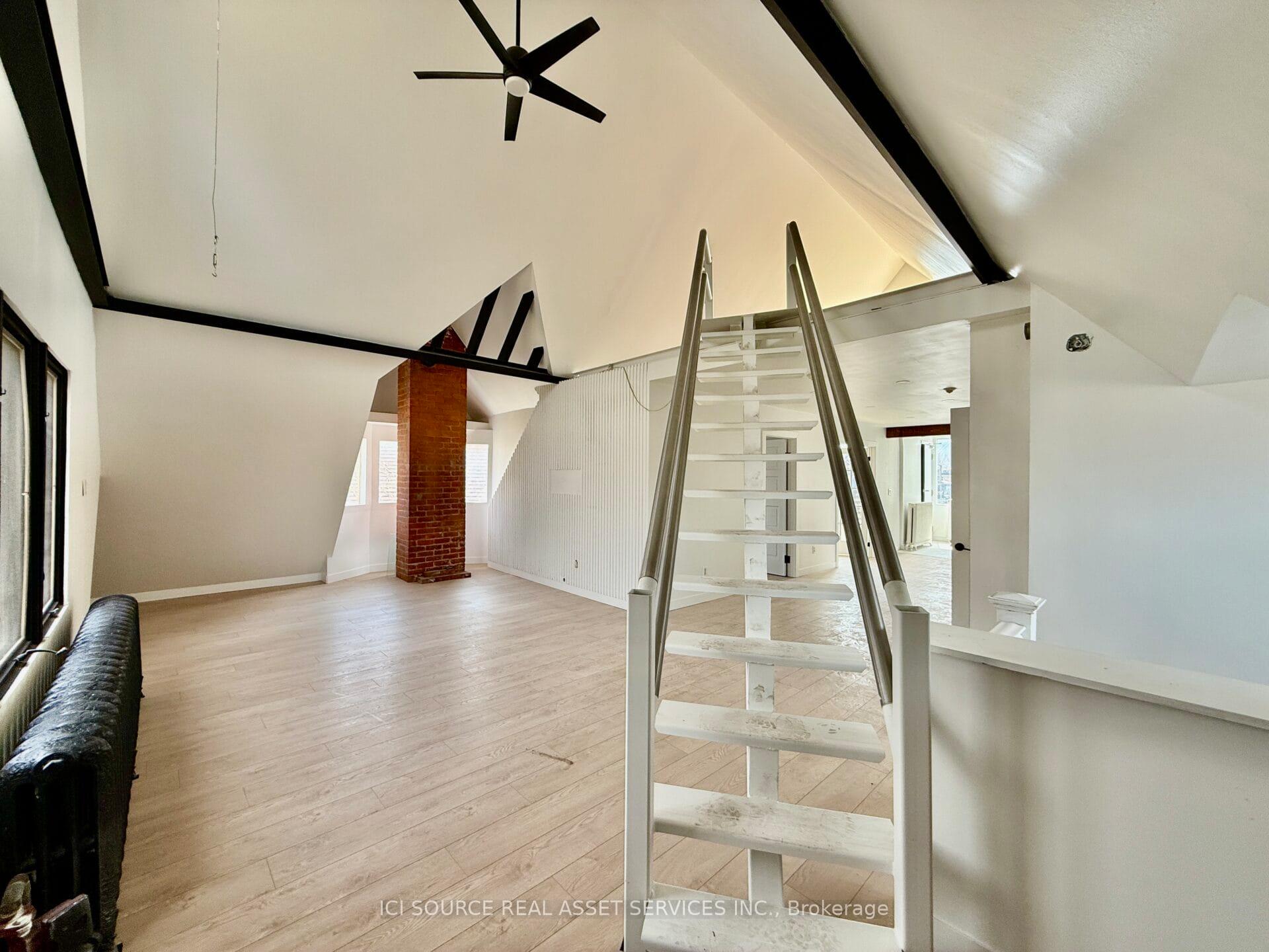 Photo 5 of Unit #3 Top, 2 Bellwoods Pk, Toronto, Trinity-Bellwoods — HOMEH