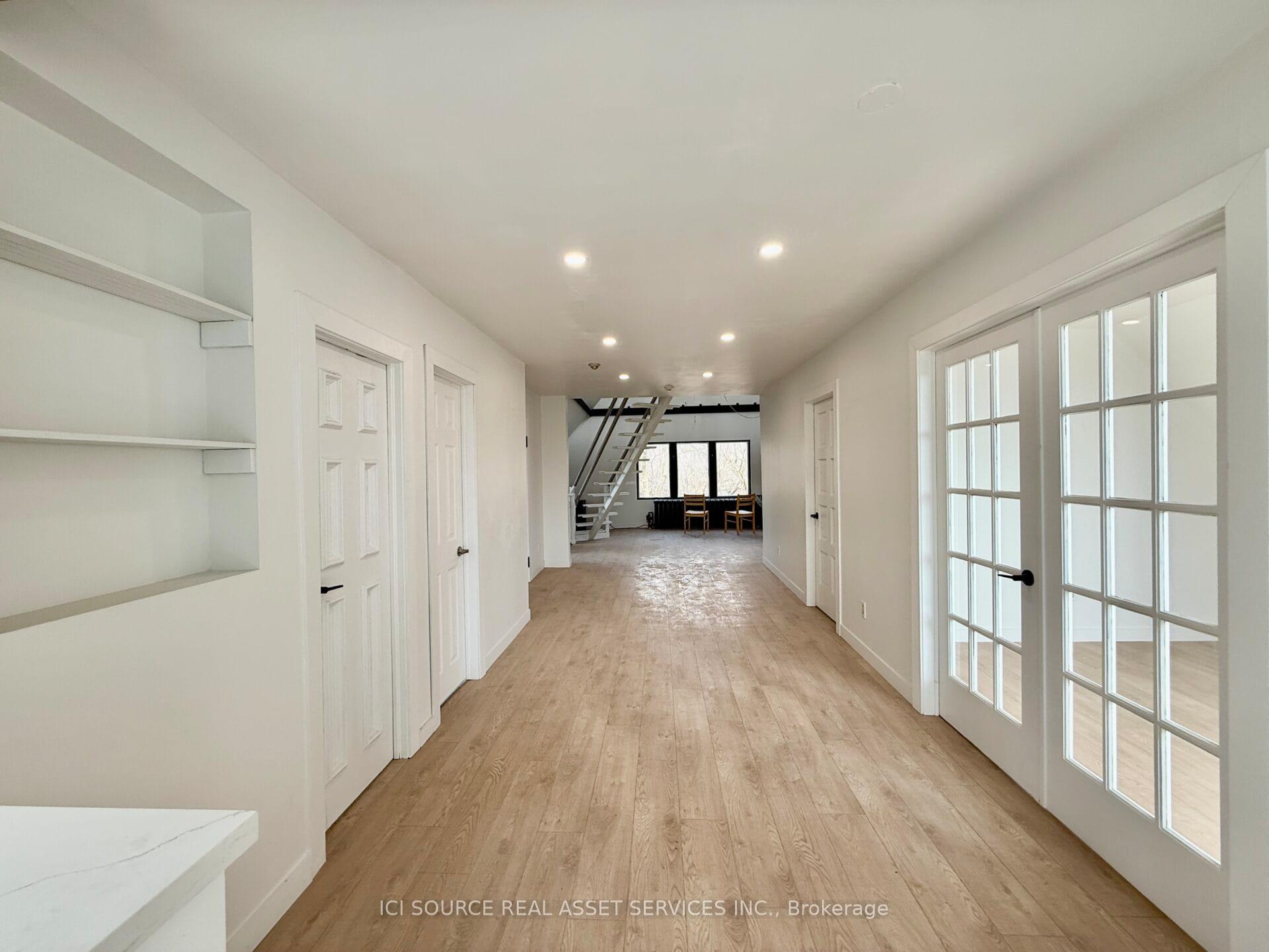 Photo 10 of Unit #3 Top, 2 Bellwoods Pk, Toronto, Trinity-Bellwoods — HOMEH
