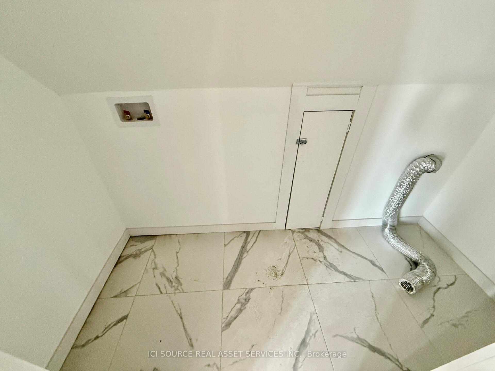 Photo 18 of Unit #3 Top, 2 Bellwoods Pk, Toronto, Trinity-Bellwoods — HOMEH
