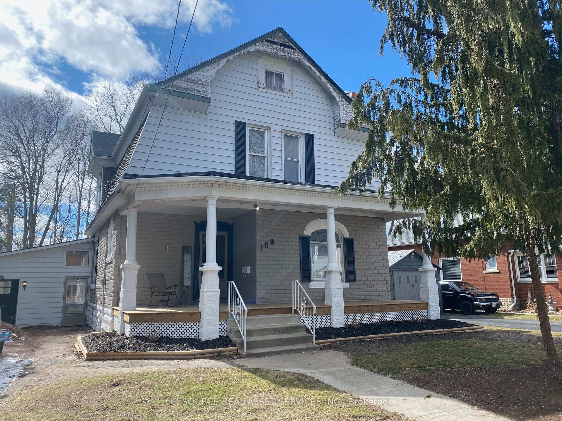 Front of 189 Rolph Street