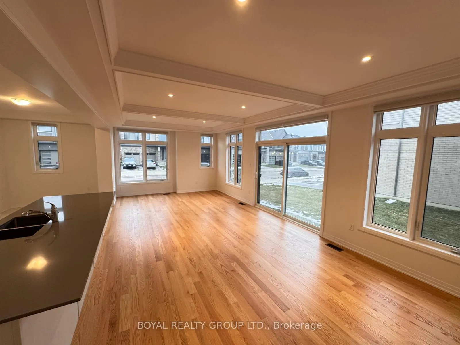 Photo 4 of 76 Soules Square, Hamilton, Binbrook — HOMEH