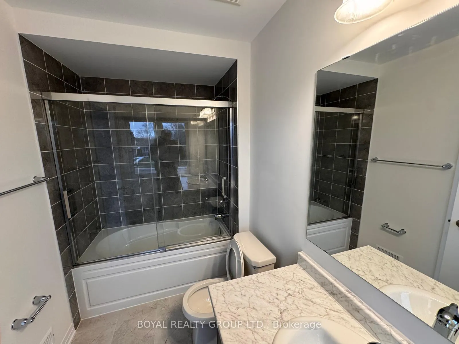 Photo 16 of 76 Soules Square, Hamilton, Binbrook — HOMEH
