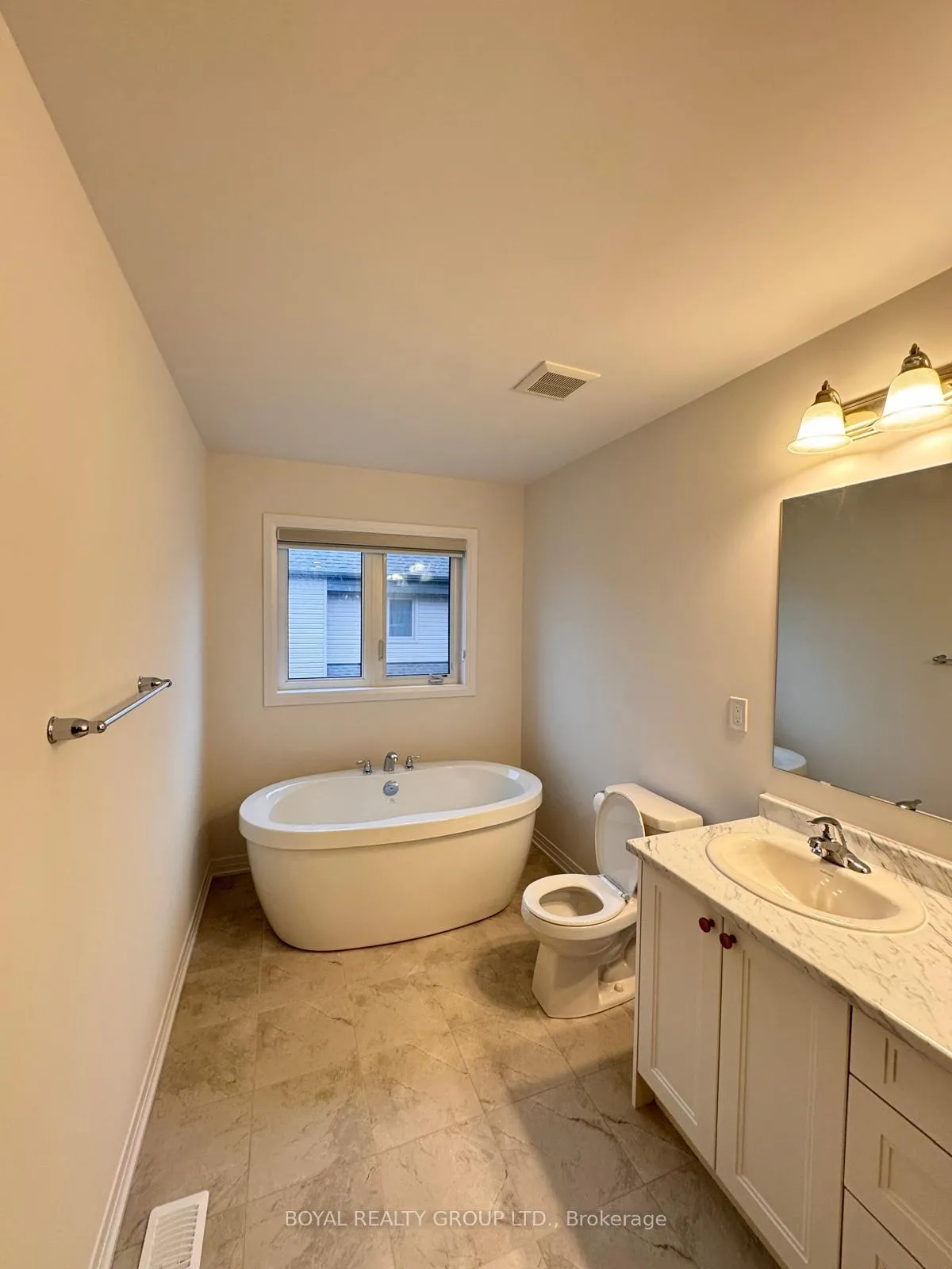 Photo 19 of 76 Soules Square, Hamilton, Binbrook — HOMEH