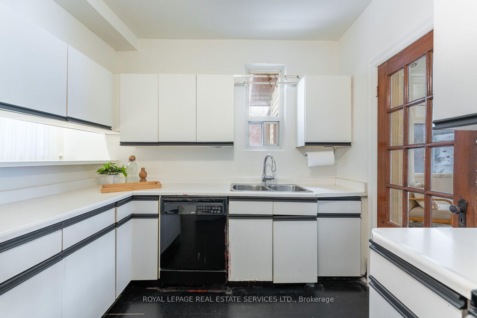Photo 2 of 141 Dovercourt Road, Toronto, Trinity-Bellwoods — HOMEH