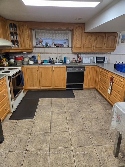 Photo 4 of 3105 St Clair Avenue E, Scarborough, Clairlea-Birchmount — HOMEH