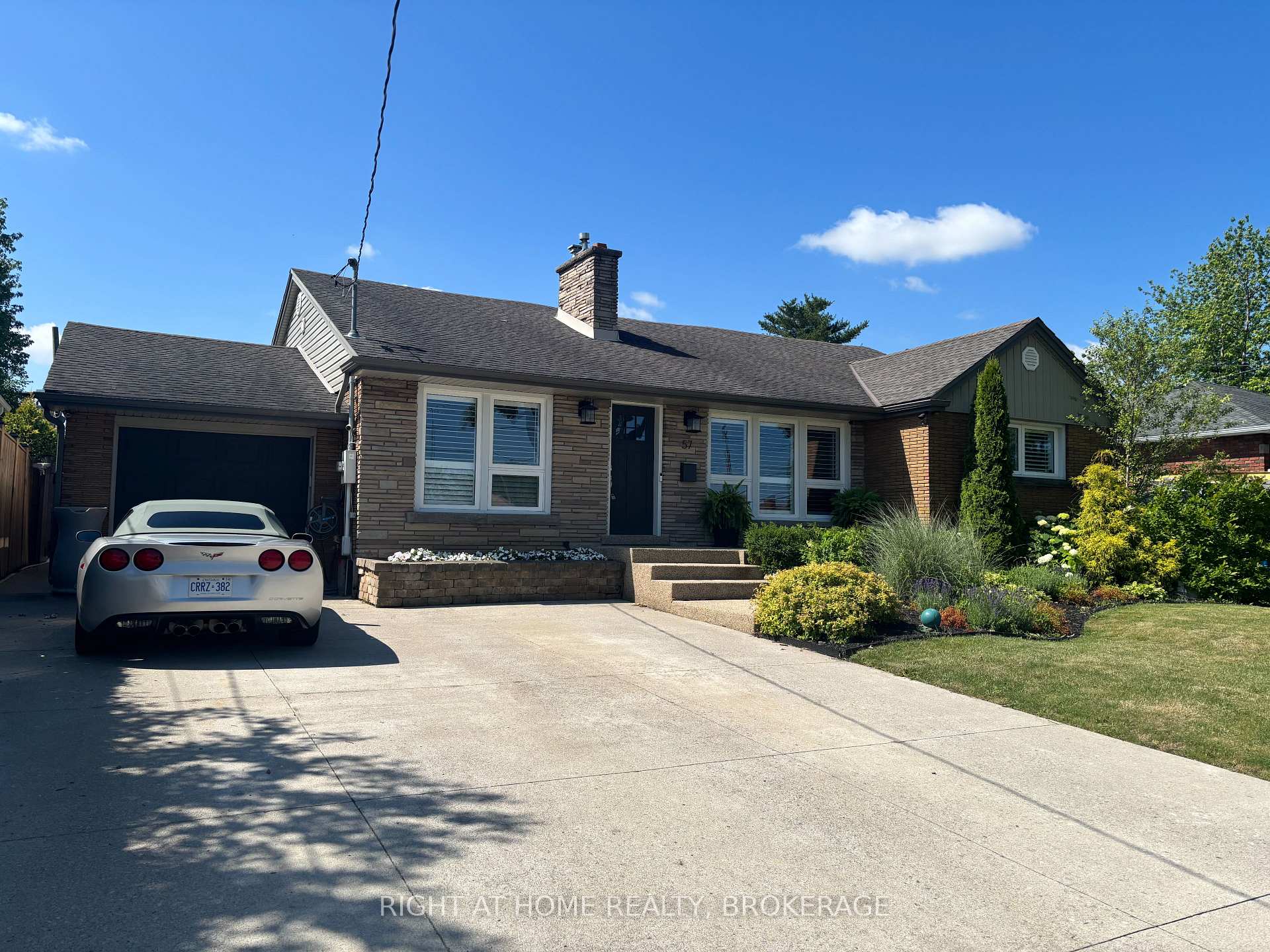 Front of 57 Metcalfe Street S