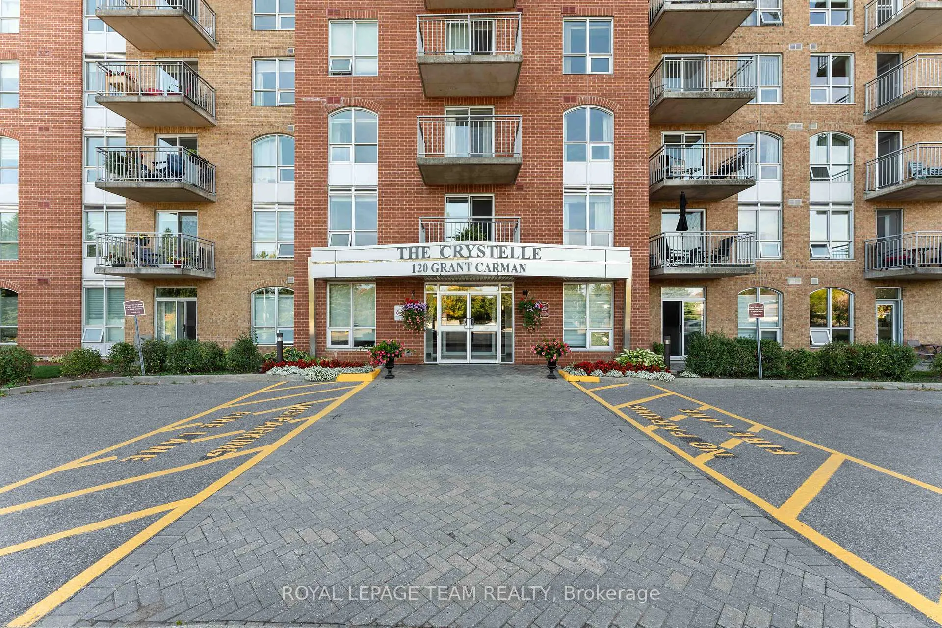 Photo 2 of Unit 801, 120 Grant Carman Drive, Ottawa, Borden Farm/Stewart Farm/Carleton Heights/Parkwood Hills — HOMEH