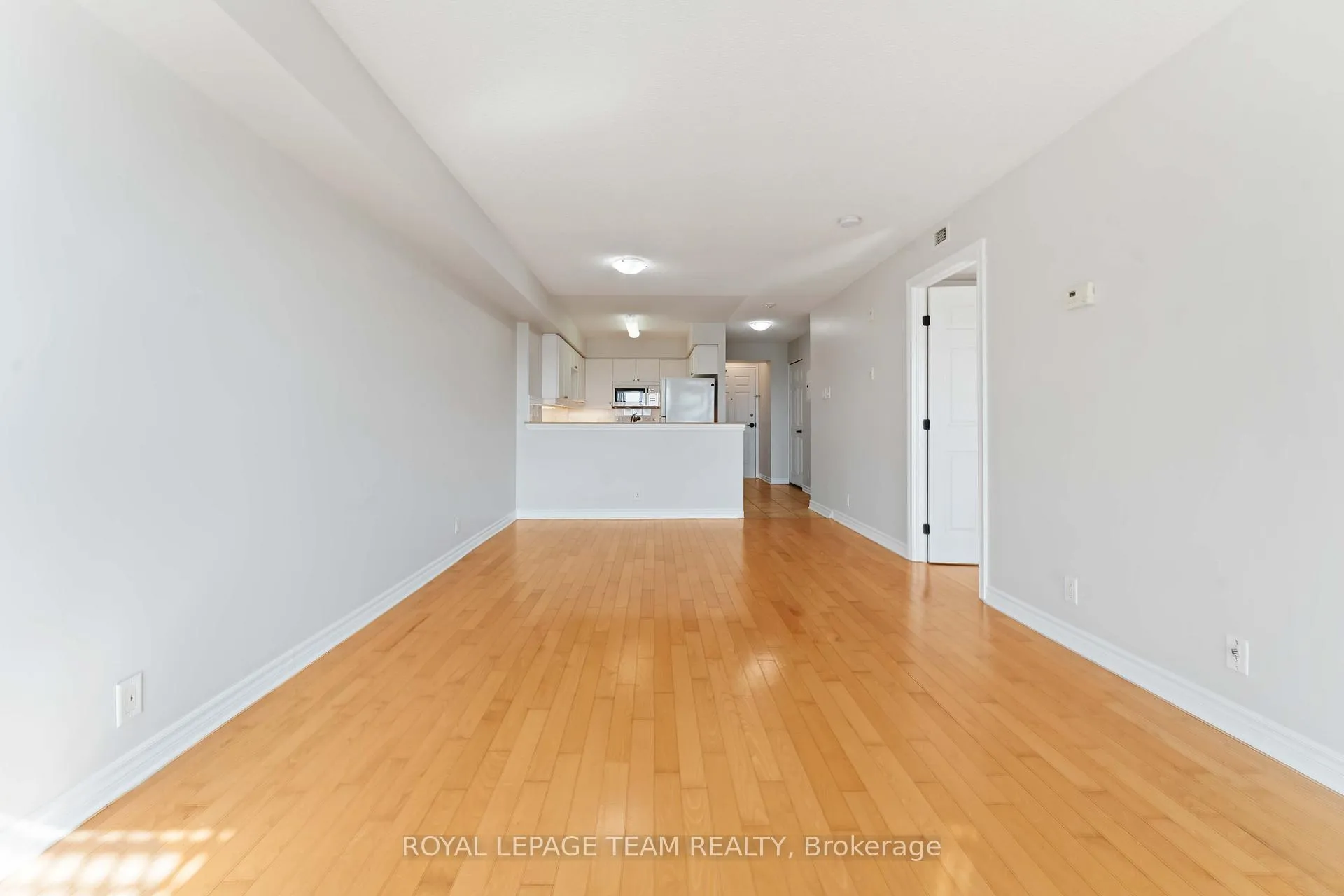 Photo 6 of Unit 801, 120 Grant Carman Drive, Ottawa, Borden Farm/Stewart Farm/Carleton Heights/Parkwood Hills — HOMEH