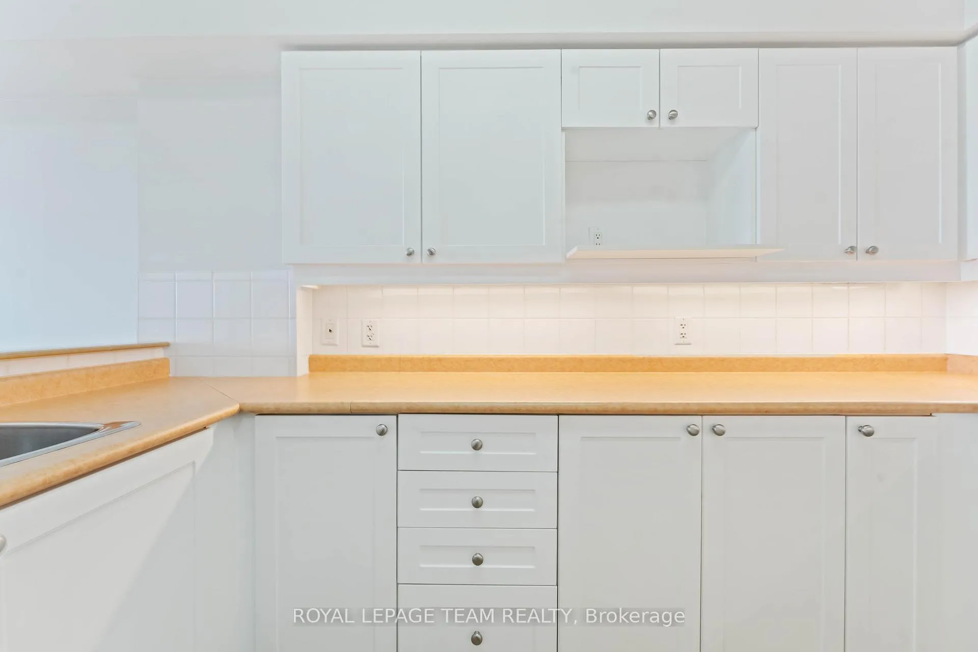 Photo 9 of Unit 801, 120 Grant Carman Drive, Ottawa, Borden Farm/Stewart Farm/Carleton Heights/Parkwood Hills — HOMEH