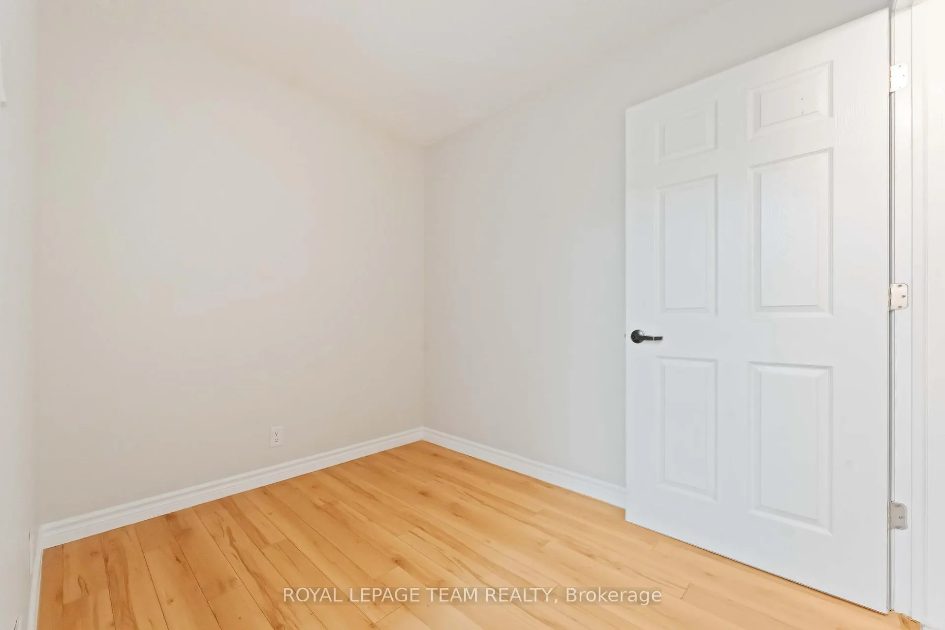 Photo 12 of Unit 801, 120 Grant Carman Drive, Ottawa, Borden Farm/Stewart Farm/Carleton Heights/Parkwood Hills — HOMEH