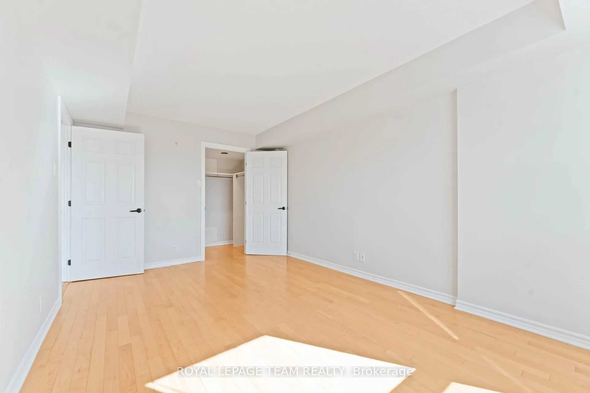 Photo 17 of Unit 801, 120 Grant Carman Drive, Ottawa, Borden Farm/Stewart Farm/Carleton Heights/Parkwood Hills — HOMEH