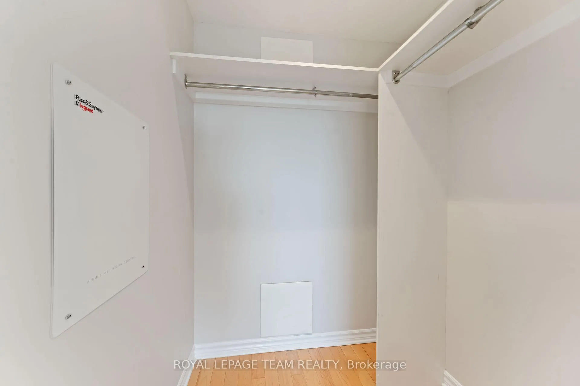 Photo 18 of Unit 801, 120 Grant Carman Drive, Ottawa, Borden Farm/Stewart Farm/Carleton Heights/Parkwood Hills — HOMEH