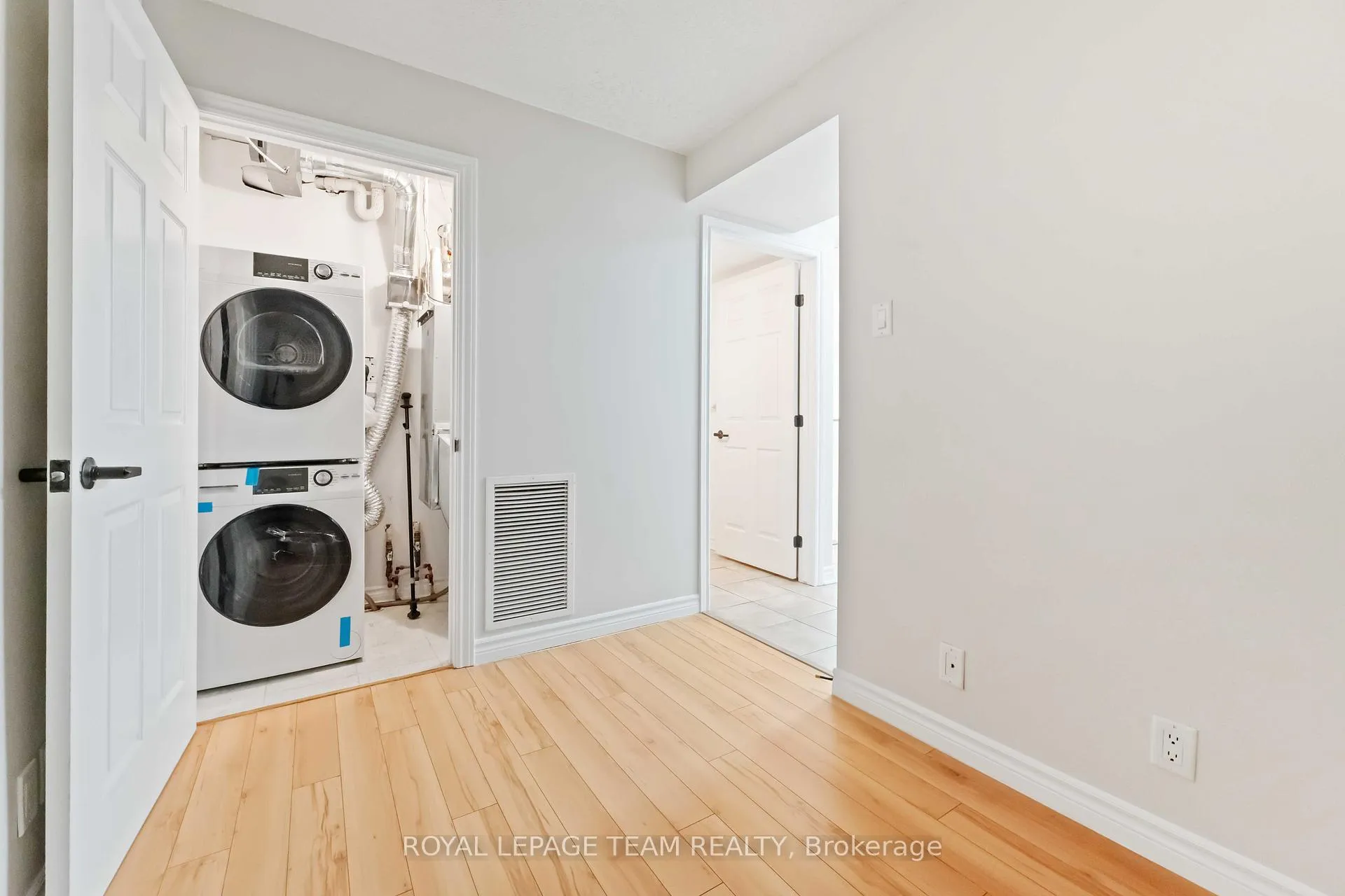 Photo 20 of Unit 801, 120 Grant Carman Drive, Ottawa, Borden Farm/Stewart Farm/Carleton Heights/Parkwood Hills — HOMEH